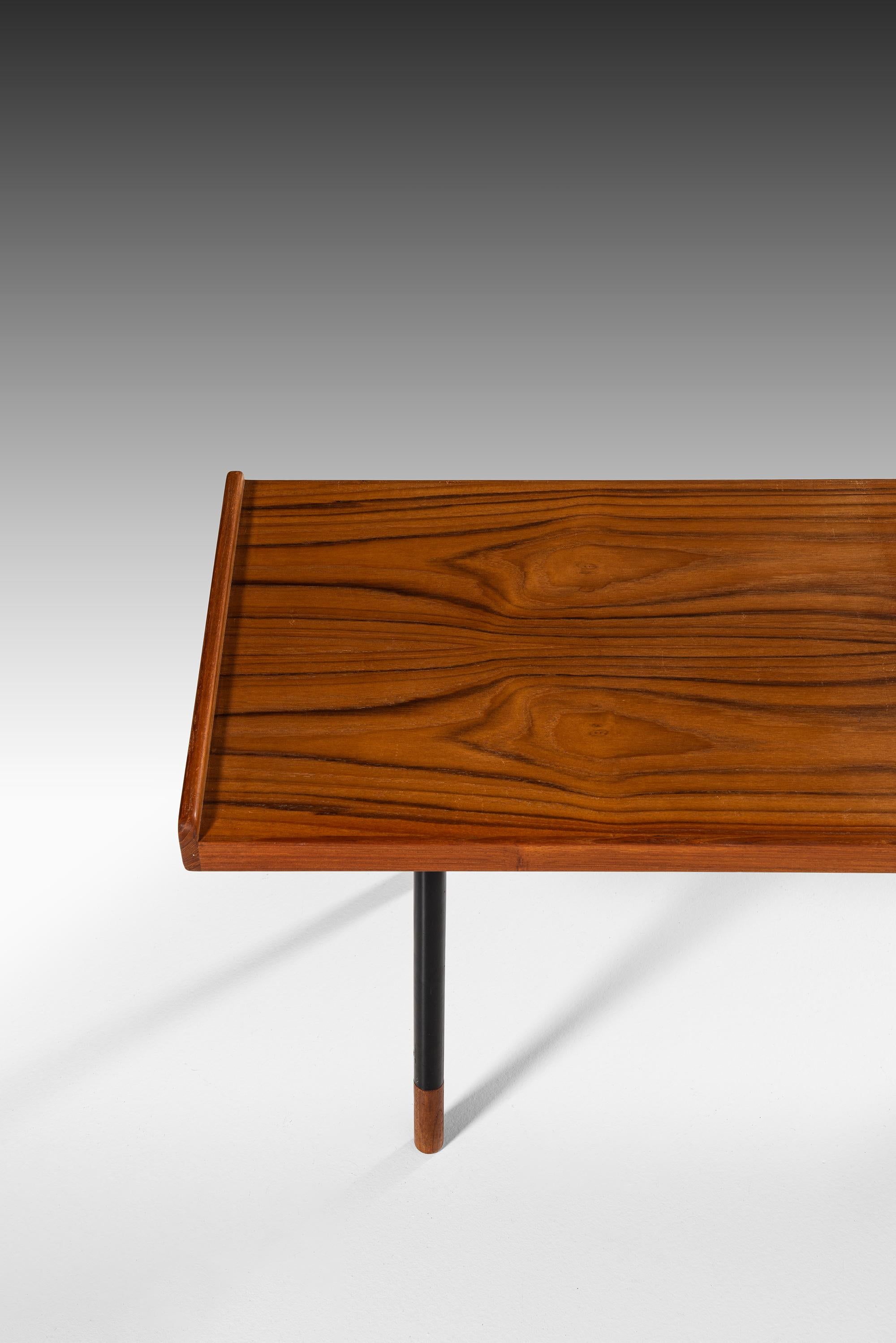 Scandinave moderne Table basse / table d'appoint Kurt stervig produite par Jason Mbler au Danemark en vente