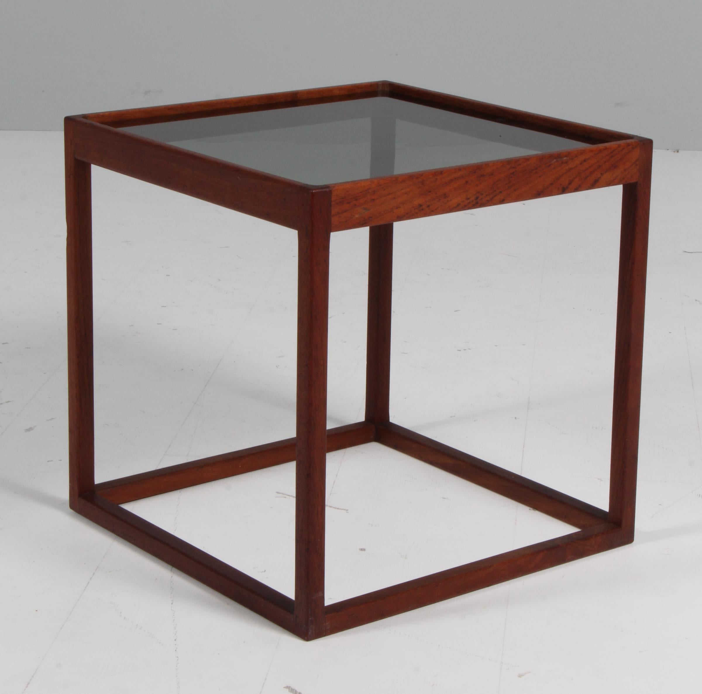 Table cube Kurt Østervig en teck et verre fumé