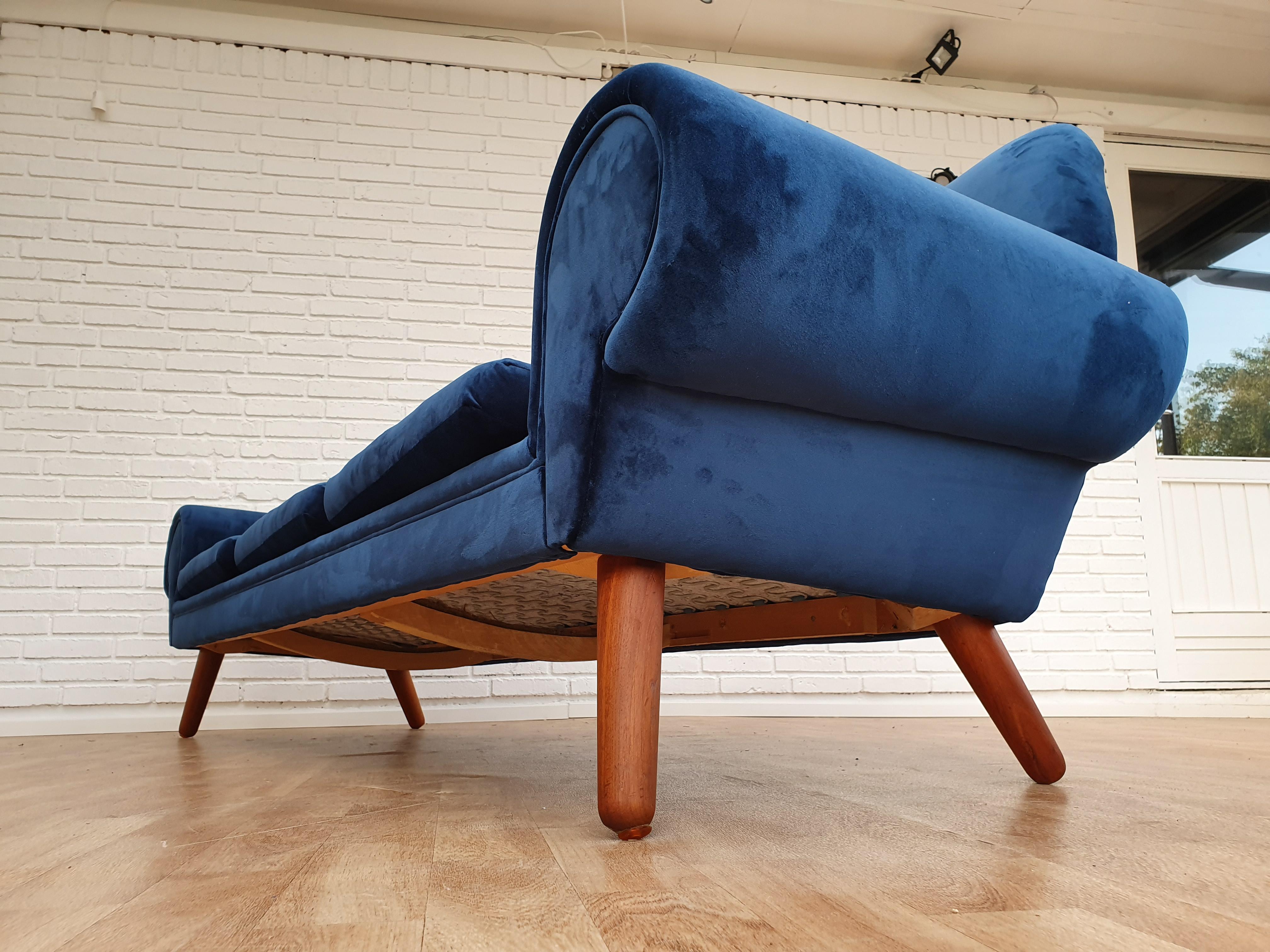 Danish Sofa, Kurt Østervig, model 14, teak wood, velour, completely restored im Angebot 4