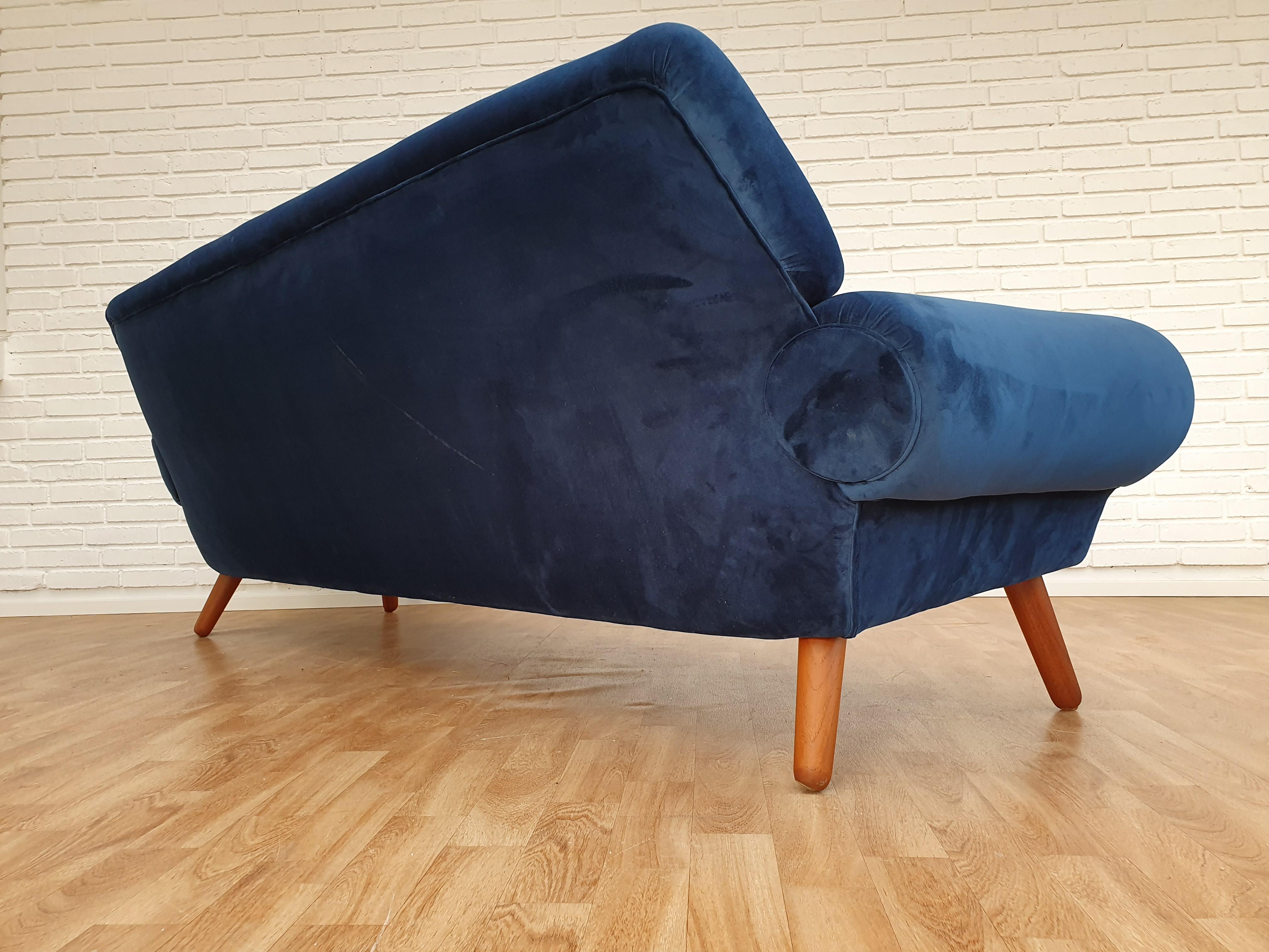 Danish Sofa, Kurt Østervig, model 14, teak wood, velour, completely restored im Angebot 8