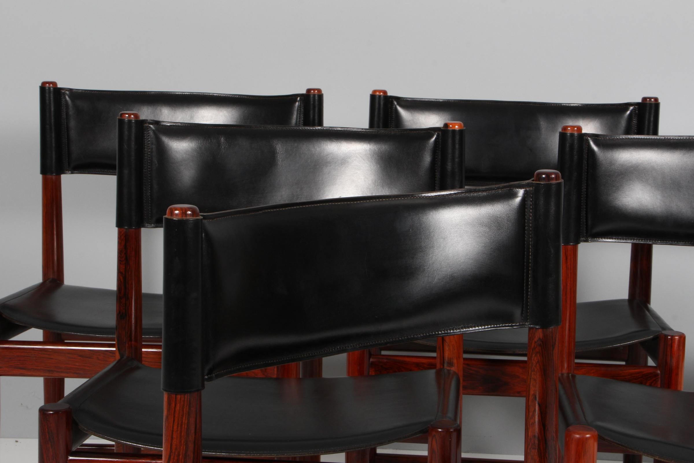 Kurt Østervig, sillas de comedor de madera de palisandro y piel de tope negra Escandinavo moderno en venta