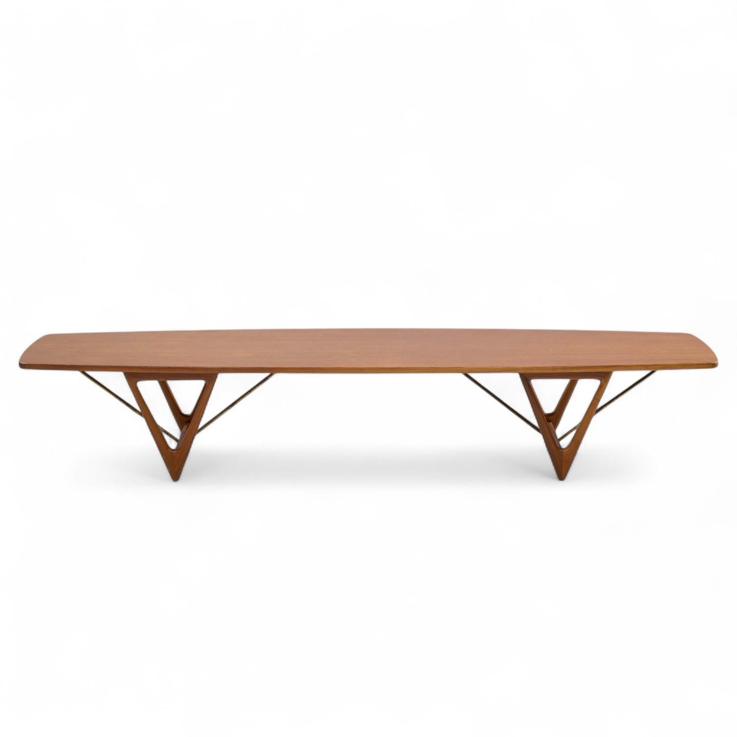 Kurt Østervig für Jason Møbler Mid Century Extra großer dänischer Couchtisch aus Teakholz im Angebot 1