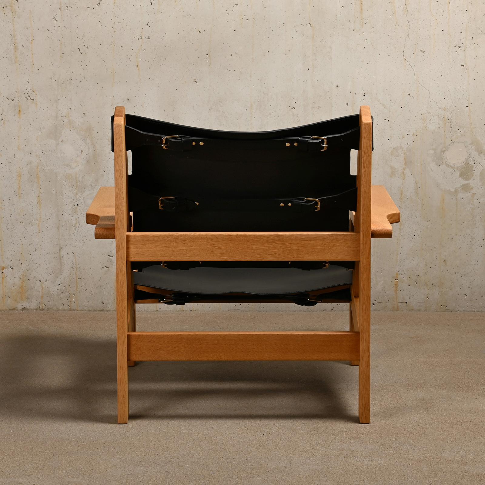Mid-20th Century Kurt Østervig Hunter Chair Oak and Black Leather for K.P. Jørgensens Møbelfabrik For Sale