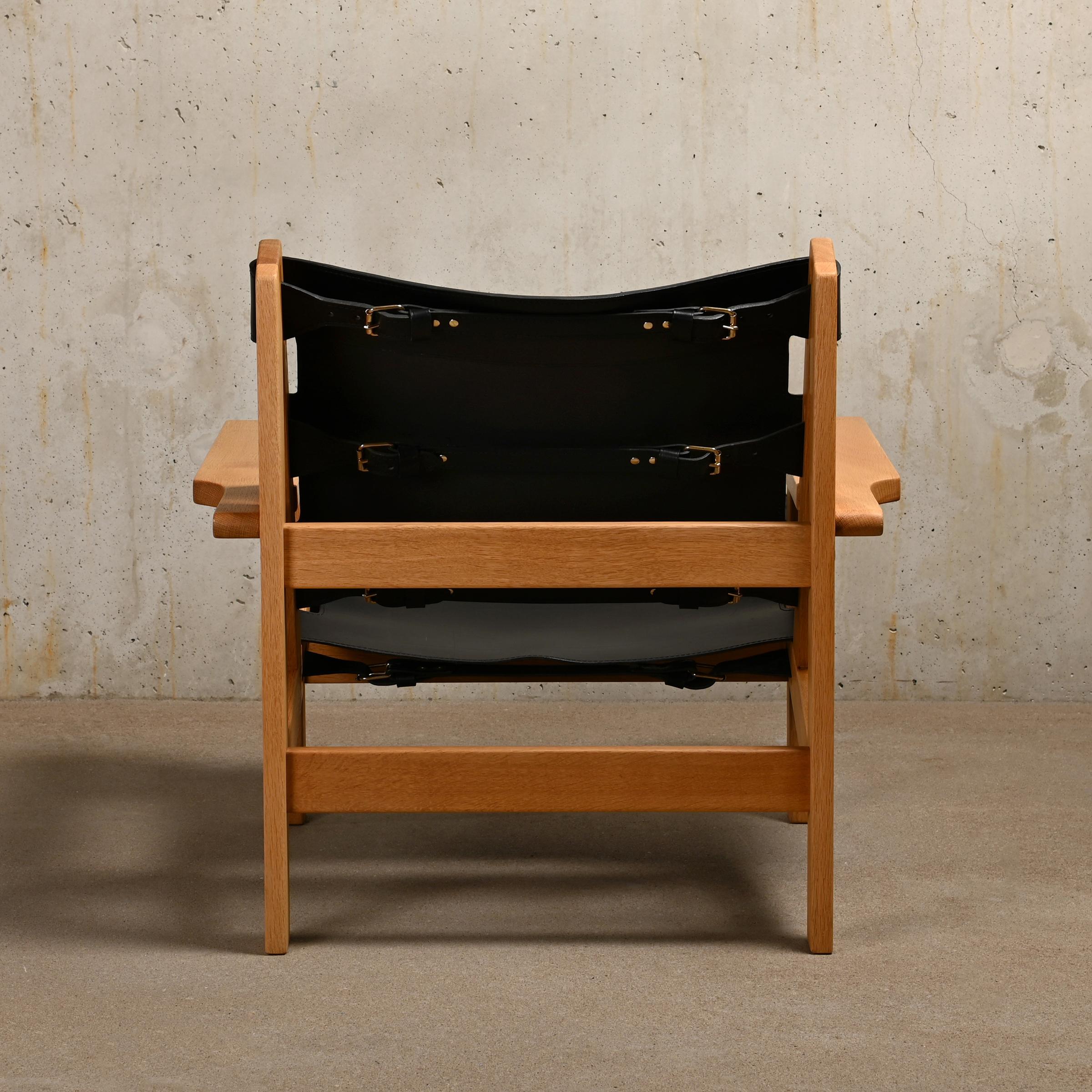 Danish Kurt Østervig Hunter Chair Oak and Black Leather for K.P. Jørgensens Møbelfabrik For Sale