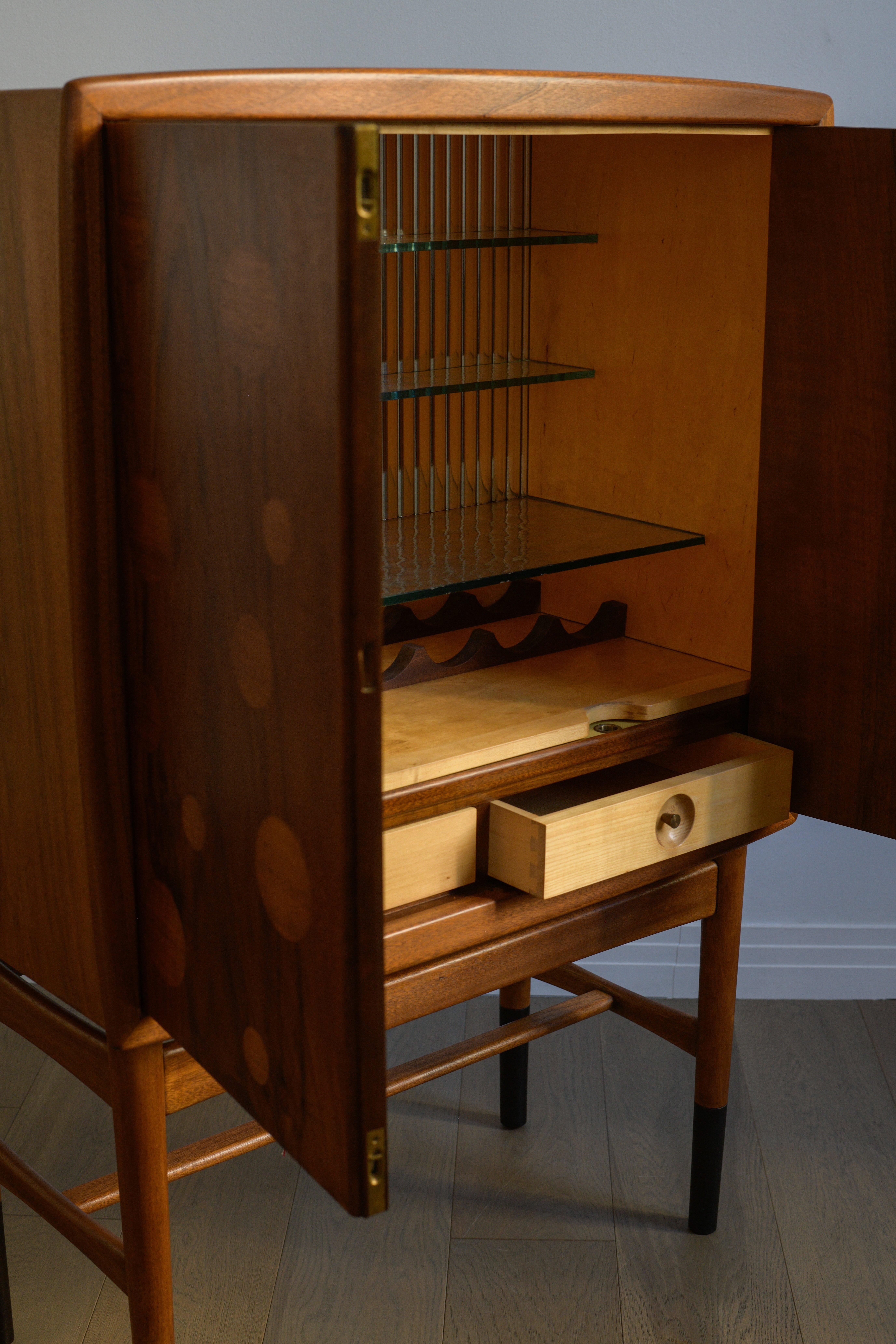 Kurt Østervig Illuminated bar cabinet, model 93 by KP Møbler Denmark For Sale 3