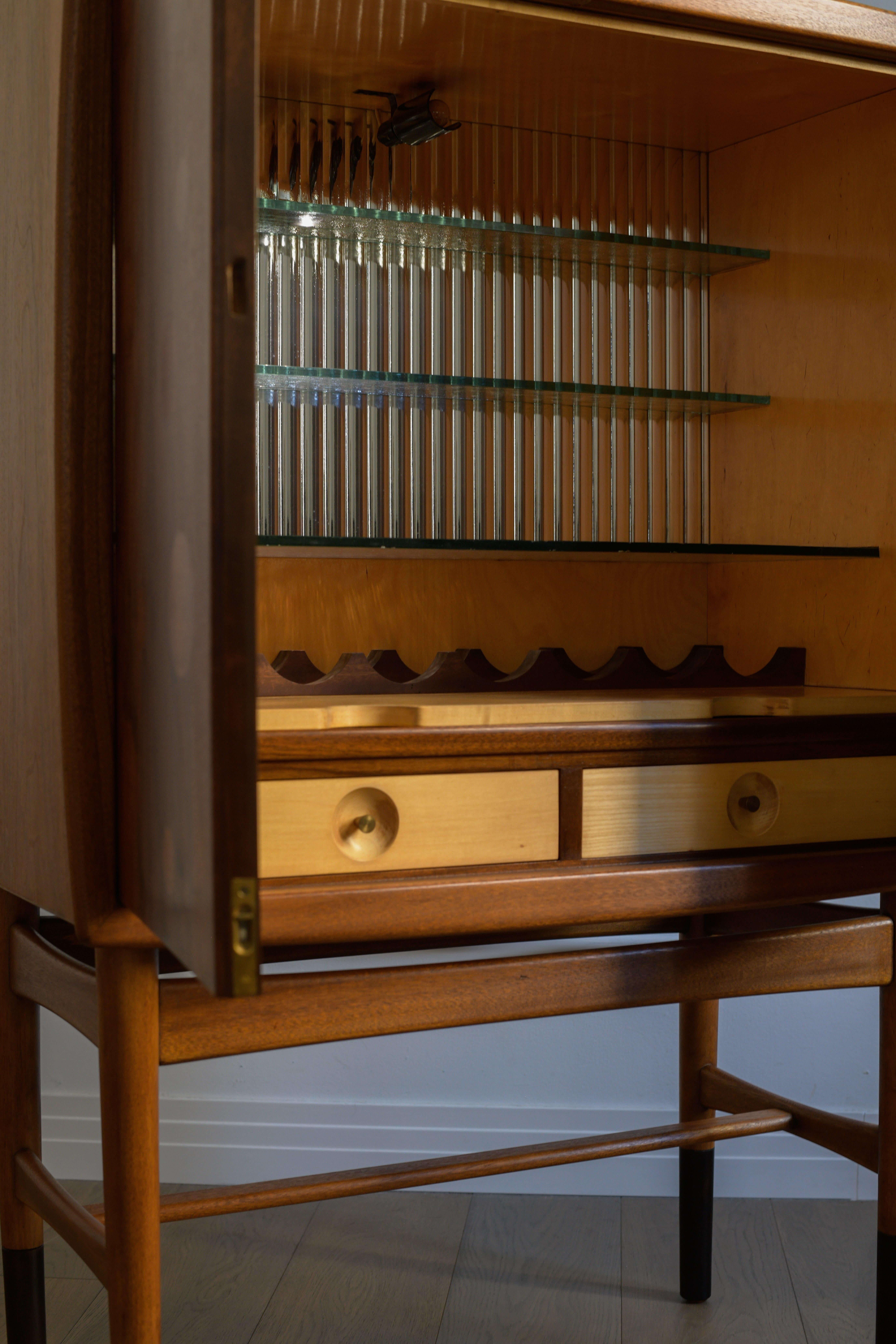 Brass Kurt Østervig Illuminated bar cabinet, model 93 by KP Møbler Denmark For Sale