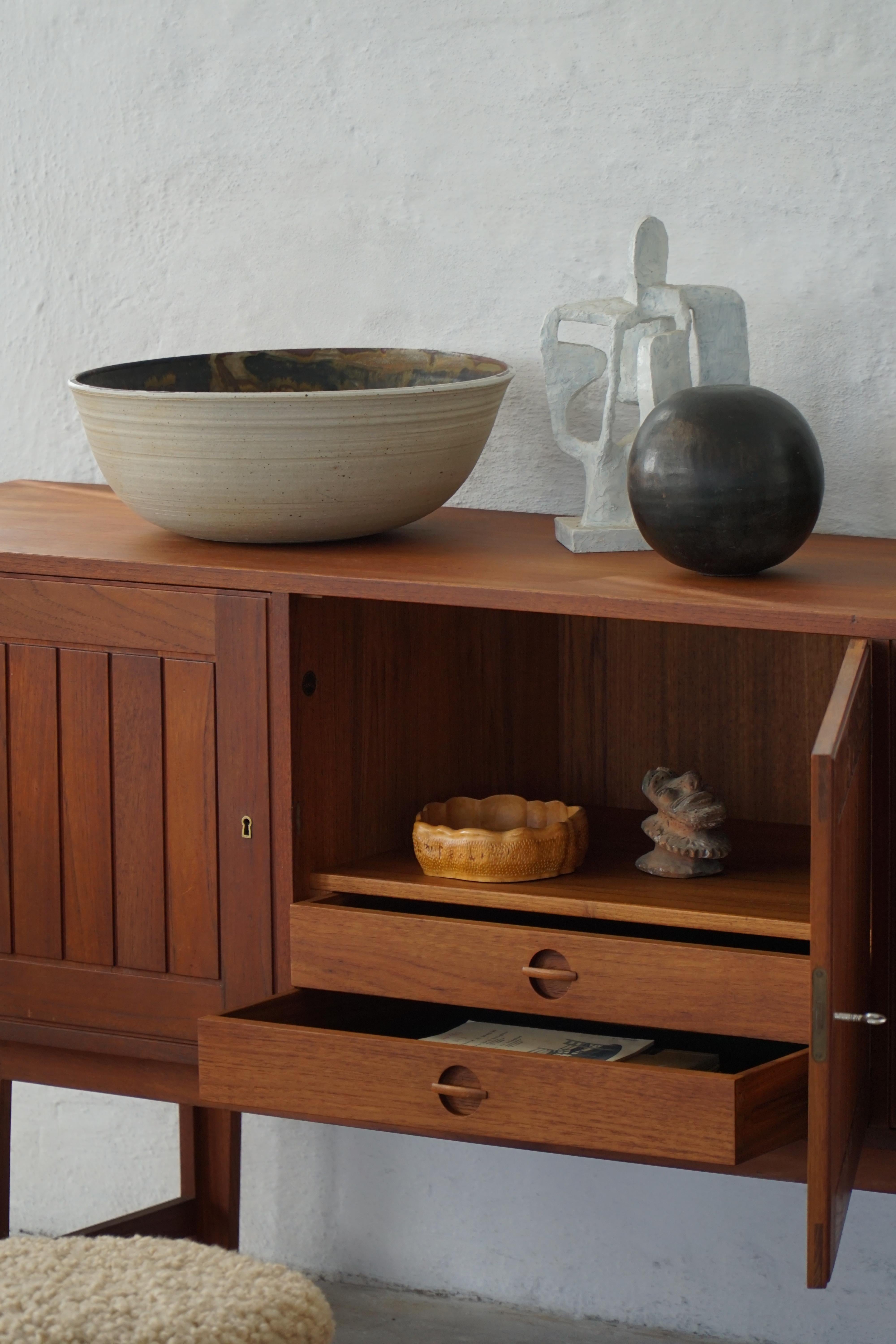 Kurt Østervig, Credenza bassa in teak, VAMO, metà secolo moderno danese, anni '60 in vendita 11