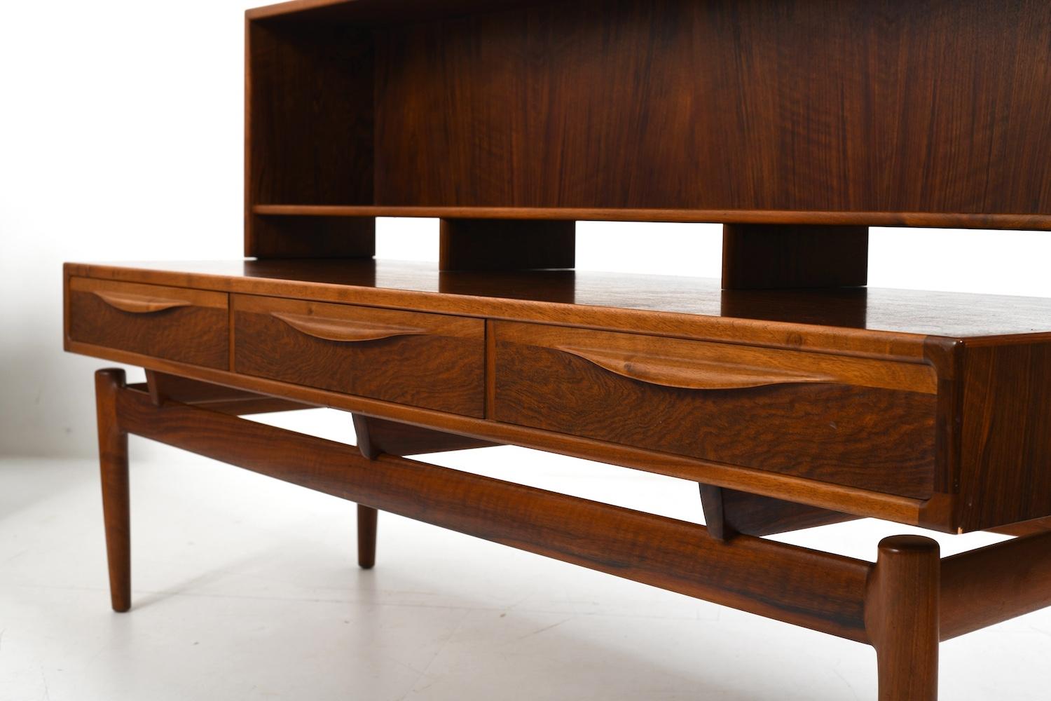 Kurt Østervig Low Walnut Sideboard with Bookcase Top 1950s For Sale 4