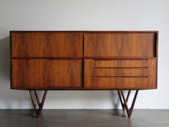 Kurt Østervig Midcentury Skandinavisch Dunkles Holz Hohes Sideboard 1960s