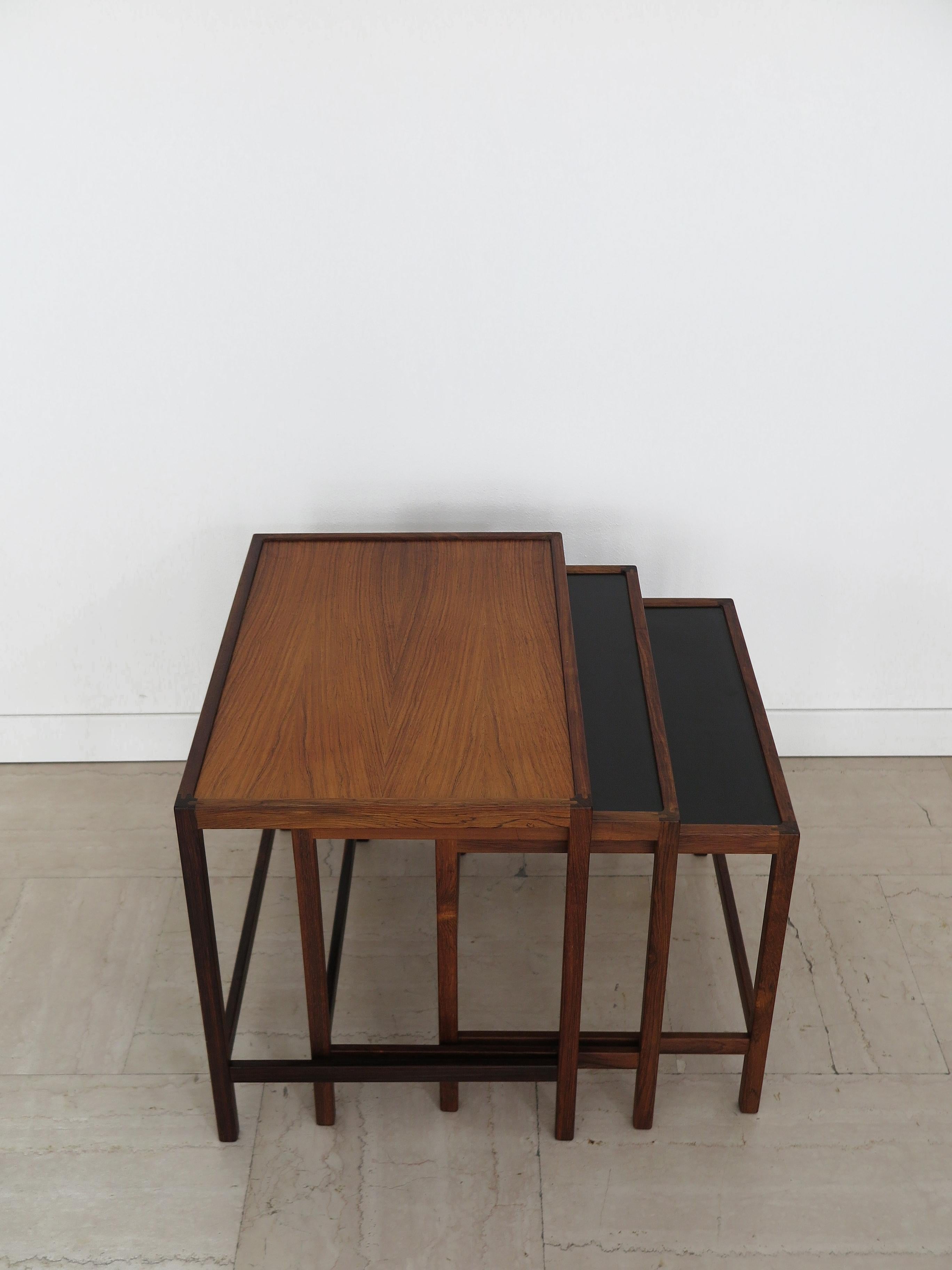 Metà XX secolo Kurt Østervig Tavolini scandinavi in legno e formica del Medioevo, Danimarca 1960 in vendita