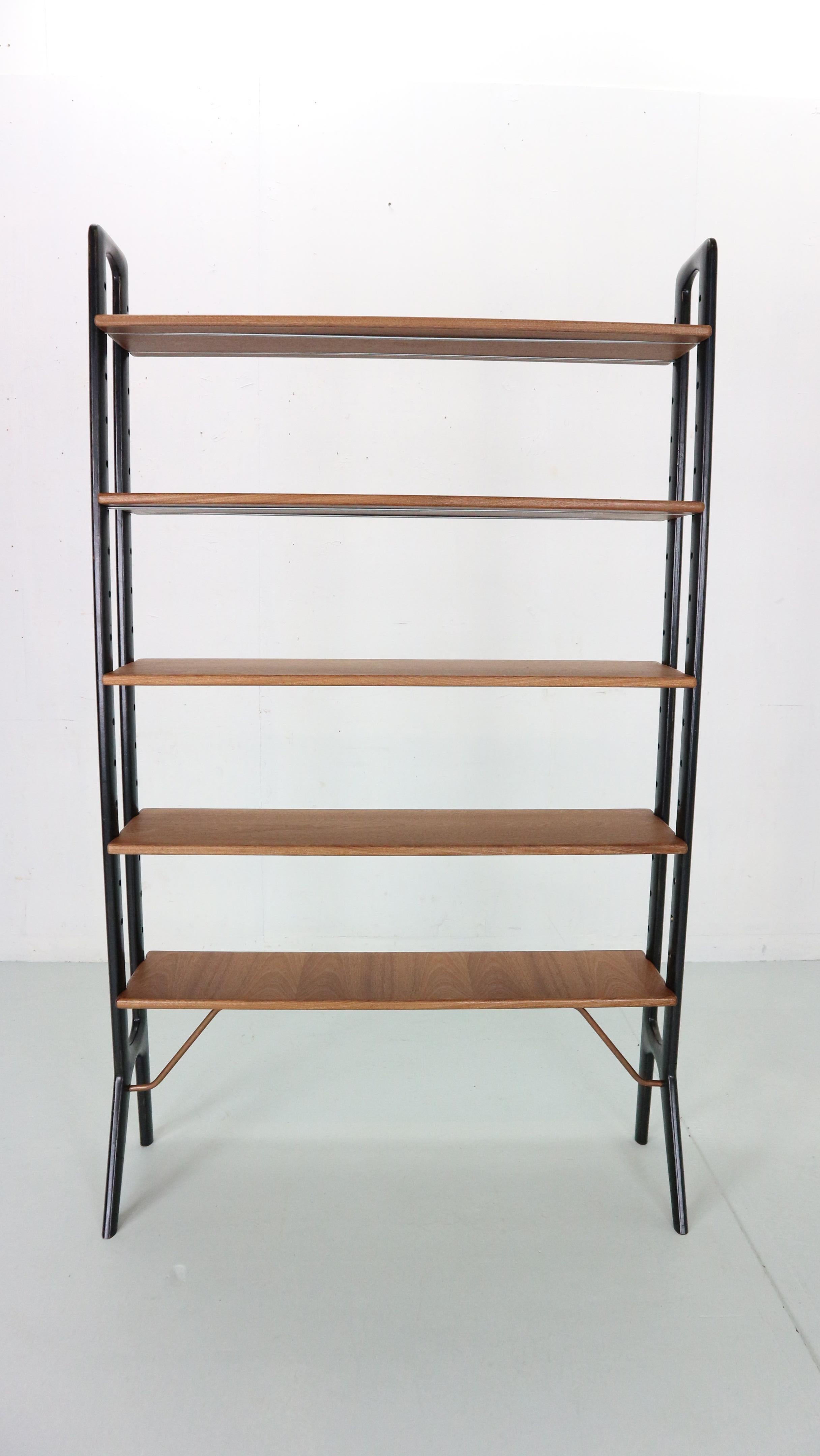 free standing shelf dividers