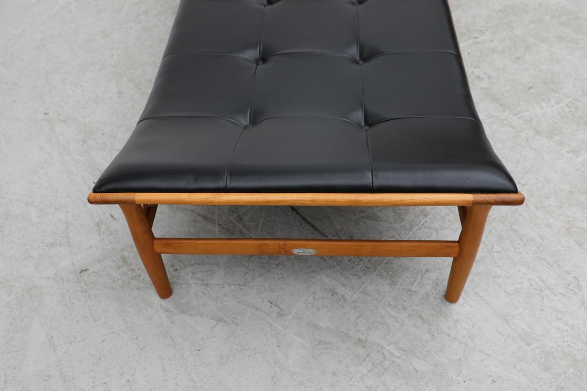 Kurt Østervig Getuftetes Schwarzes Leder & Eiche Modell 311 Liege von Matzform (Neuauflage) im Angebot 5