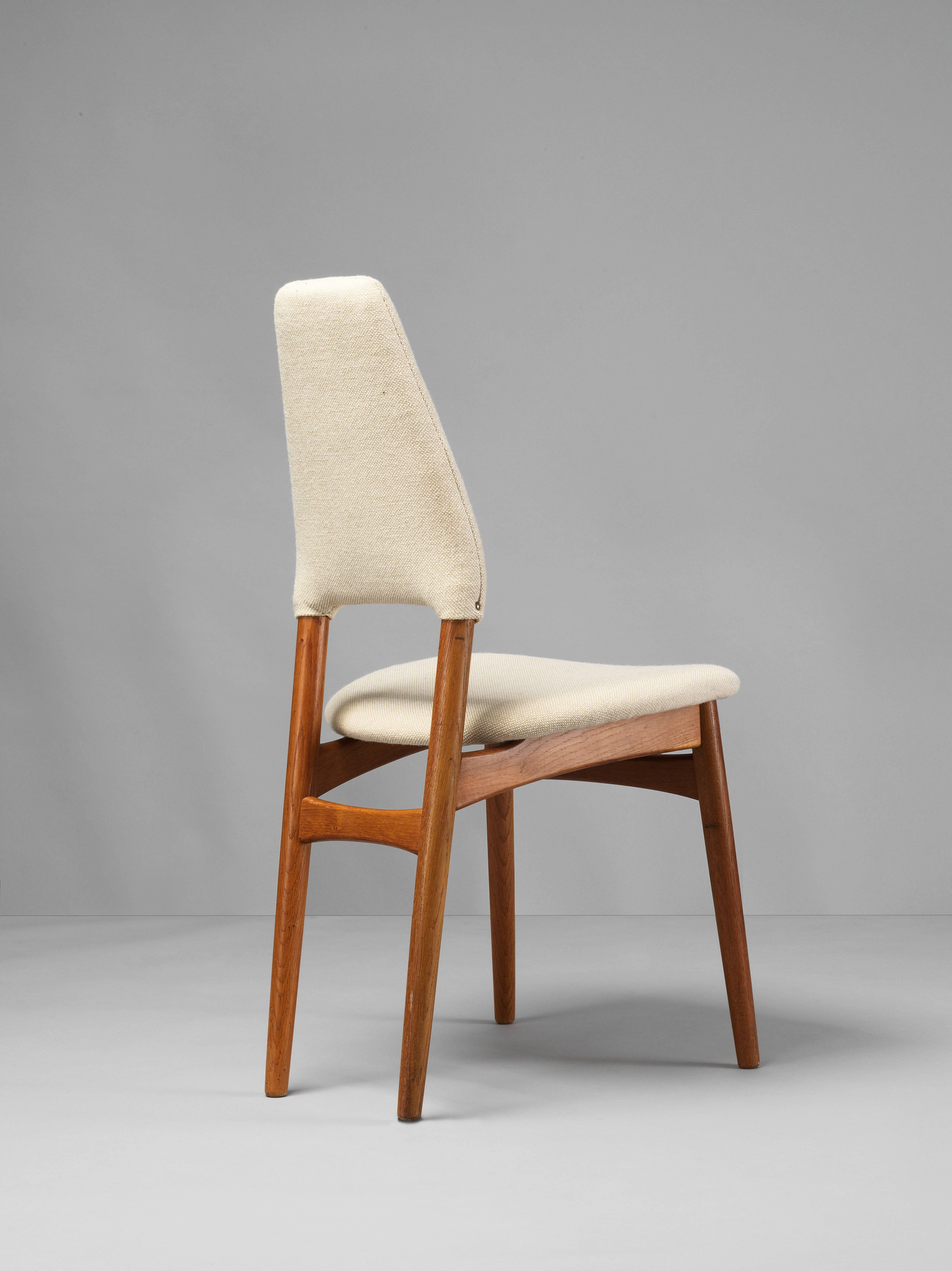 Scandinavian Modern Kurt Østervig, Six Dining Chairs, Oak Frame and Light Beige Fabric, Denmark