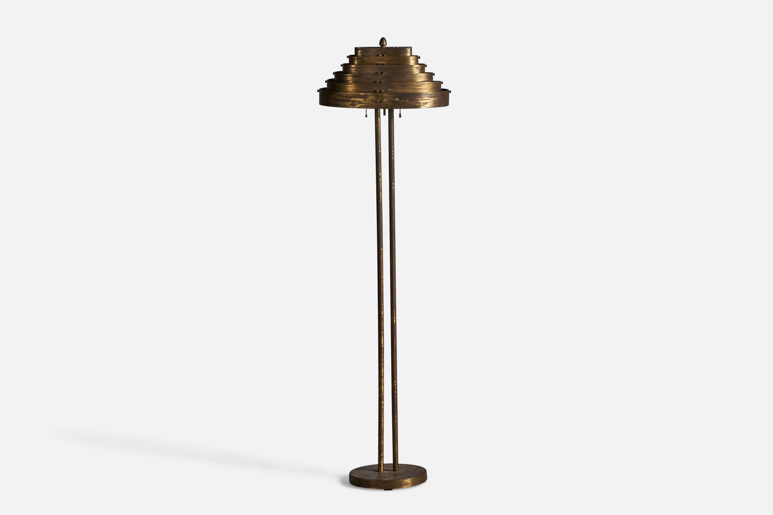 A brass floor lamp, designed and produced by Kurt Versen, USA, 1930s

Overall Dimensions (inches): 57.75