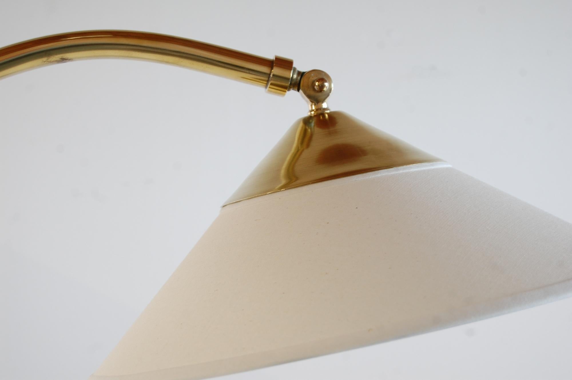 Kurt Versen Floor Lamp In Good Condition For Sale In Providence, RI