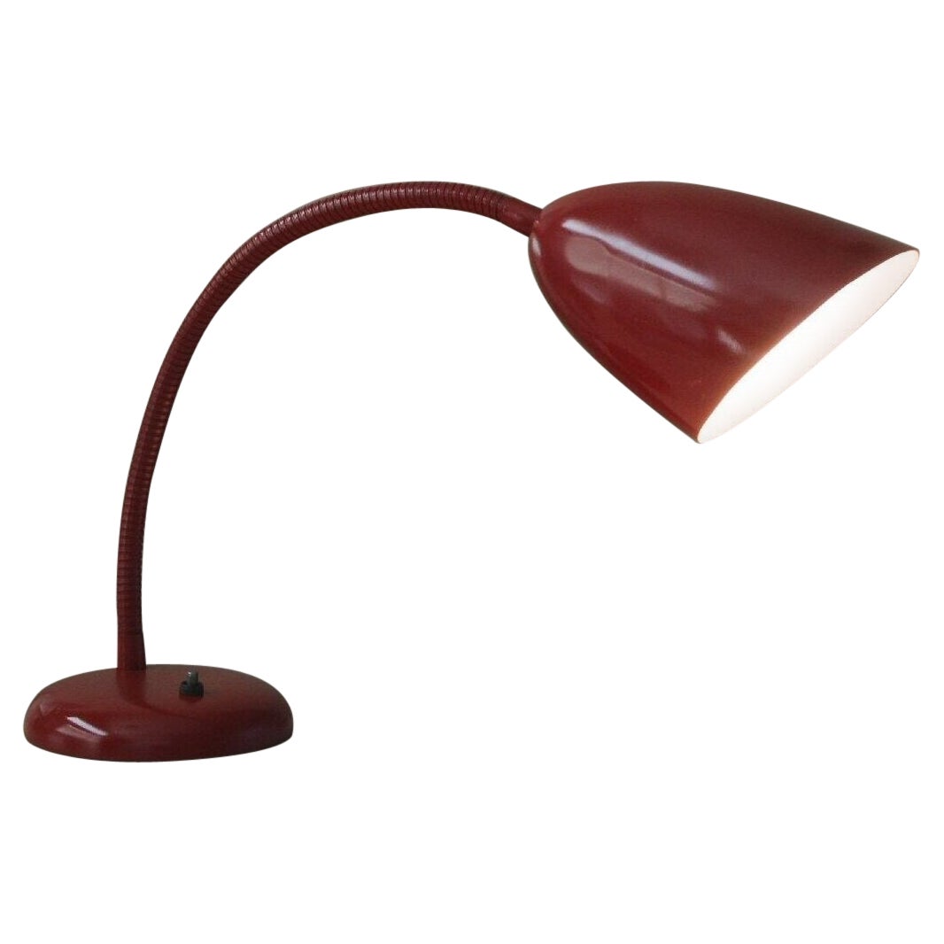 ¡Lámpara de sobremesa de cuello de cisne Kurt Versen! Decoración atómica roja de los años 50 en venta