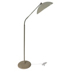 Kurt Versen Modernistische Stehleuchte mit Originallackierung