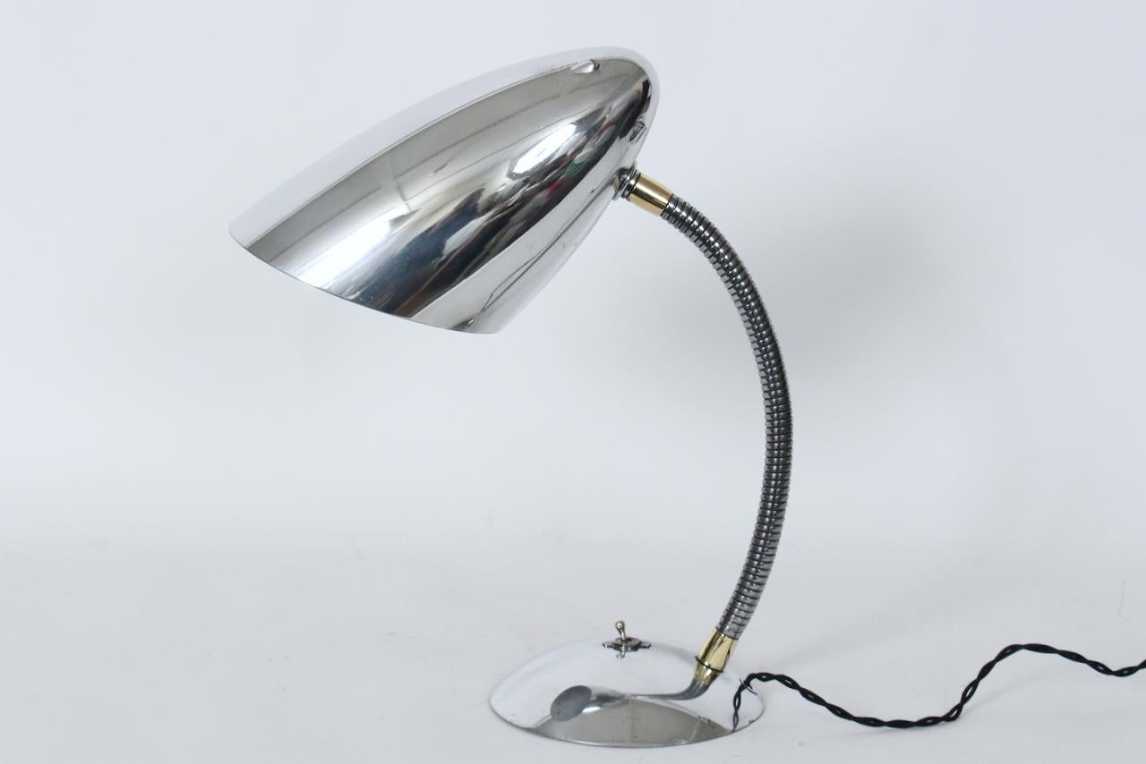 Lampada da scrivania a collo d'oca con paralume a cono in alluminio lucidato di Kurt Versen, C.C. 1950 in vendita 13