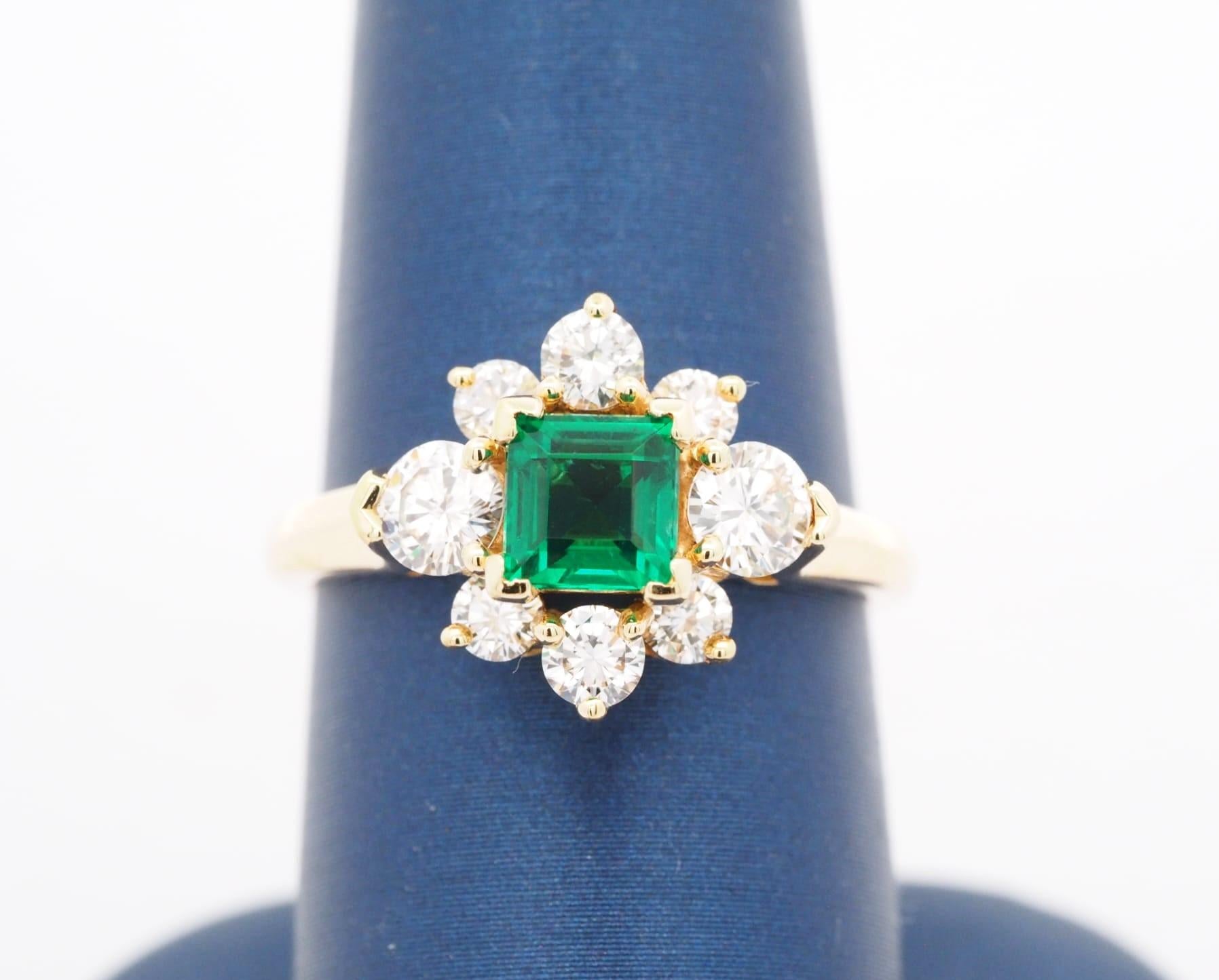 Kurt Wayne Designer signierter Ring aus 18 Karat Gelbgold mit 0,90 Karat Smaragd und 0,92 Karat Diamant im Angebot 1