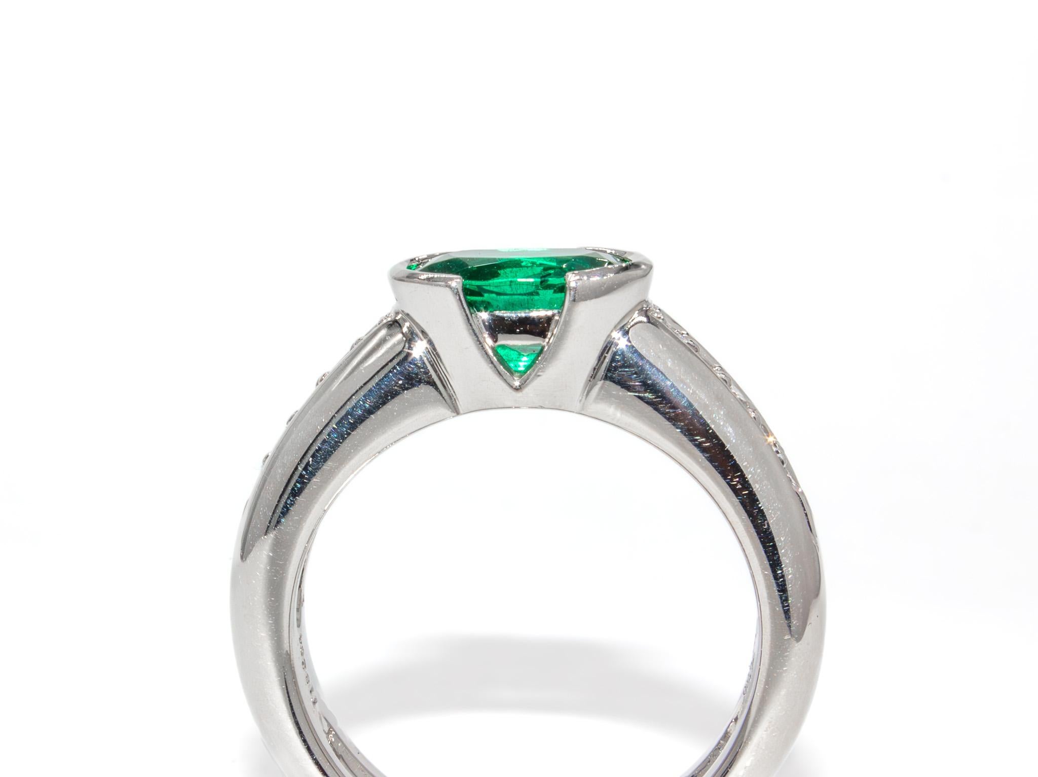 Kurt Wayne 1,20 Karat ovaler Smaragd- und Diamantring im Zustand „Neu“ im Angebot in New York, NY