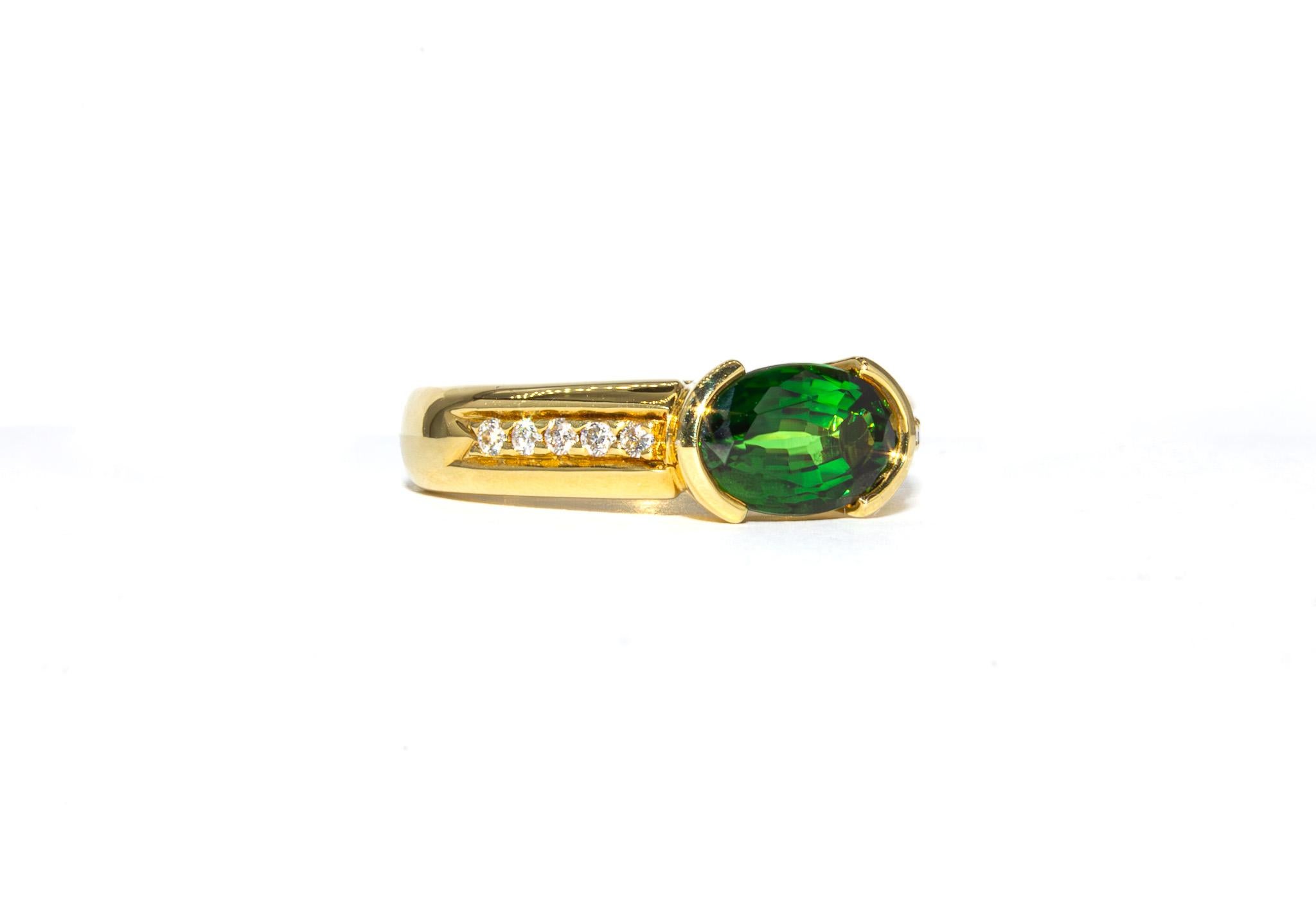 Contemporary Kurt Wayne 1.78 Carat Oval Tourmaline and Diamond Ring For Sale