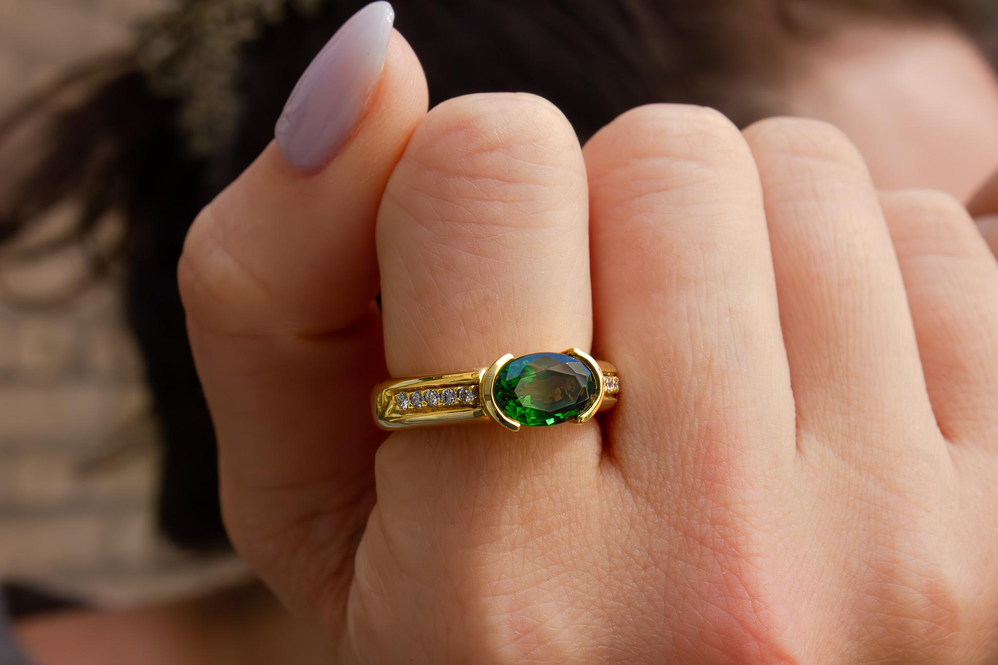 Women's or Men's Kurt Wayne 1.78 Carat Oval Tourmaline and Diamond Ring For Sale