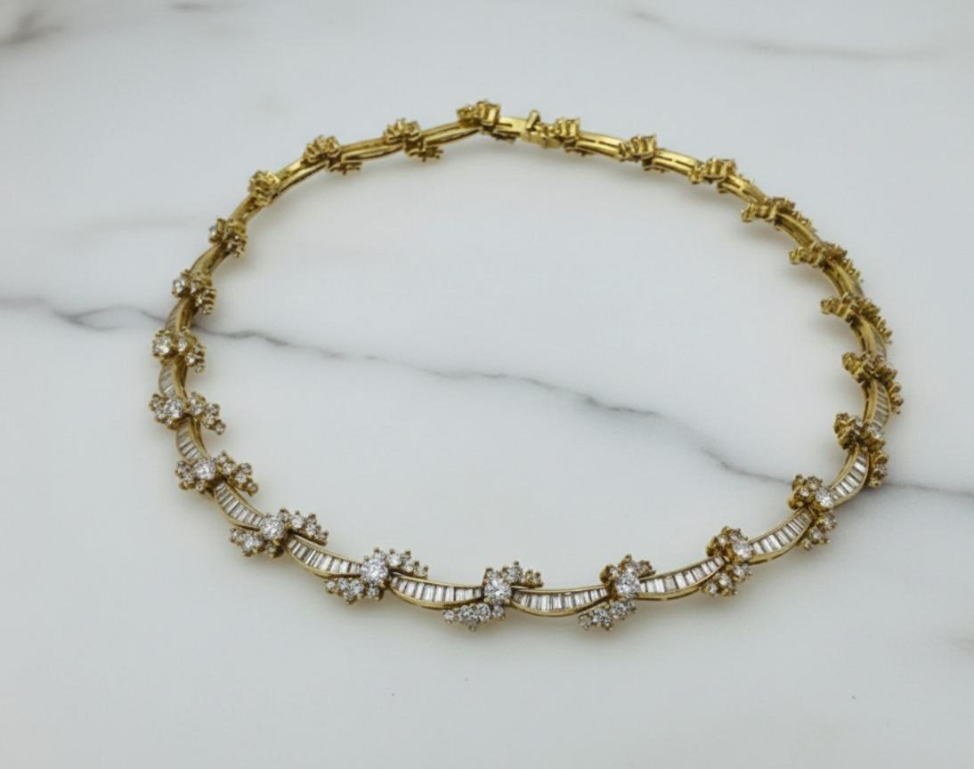 Contemporain Kurt Wayne Collier en or jaune 18K avec diamants 22 carats en vente
