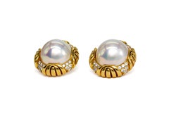 Kurt Wayne Pendientes de clip de oro amarillo de 18 quilates con perla mabe y diamantes