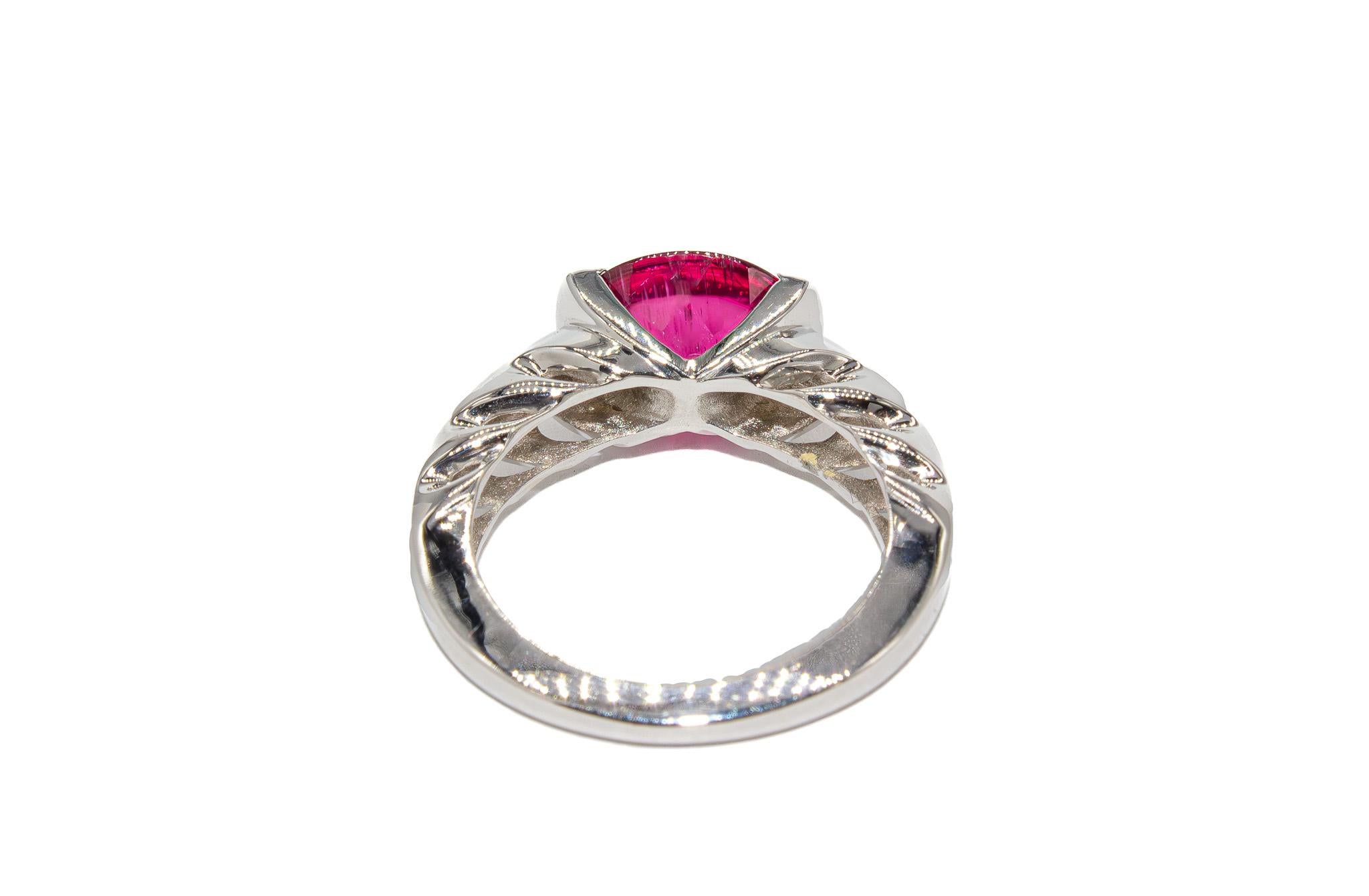 Kurt Wayne 3.35 Carat Rubellite Cabochon Cocktail Ring In New Condition For Sale In New York, NY
