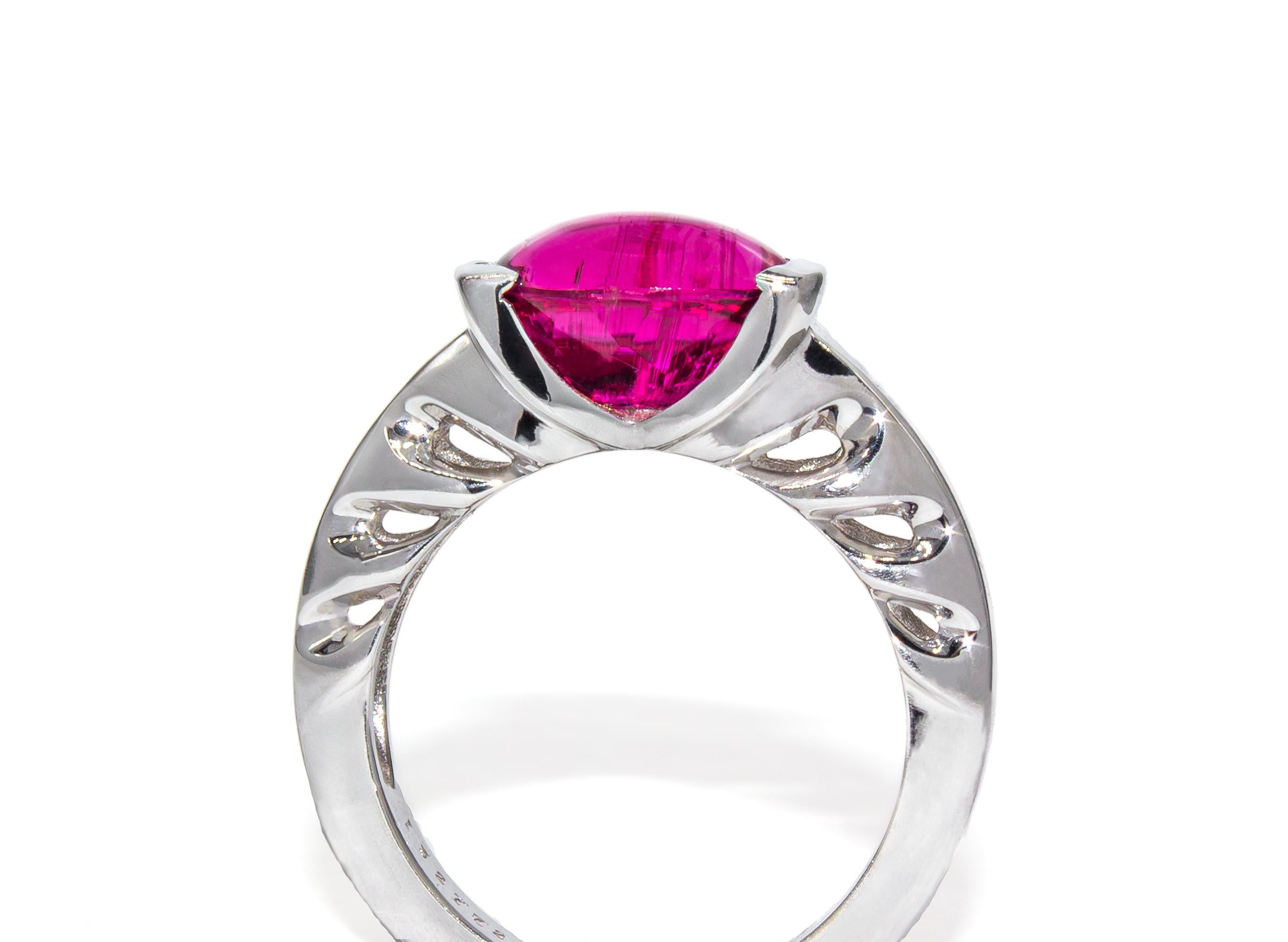 Women's or Men's Kurt Wayne 3.35 Carat Rubellite Cabochon Cocktail Ring For Sale
