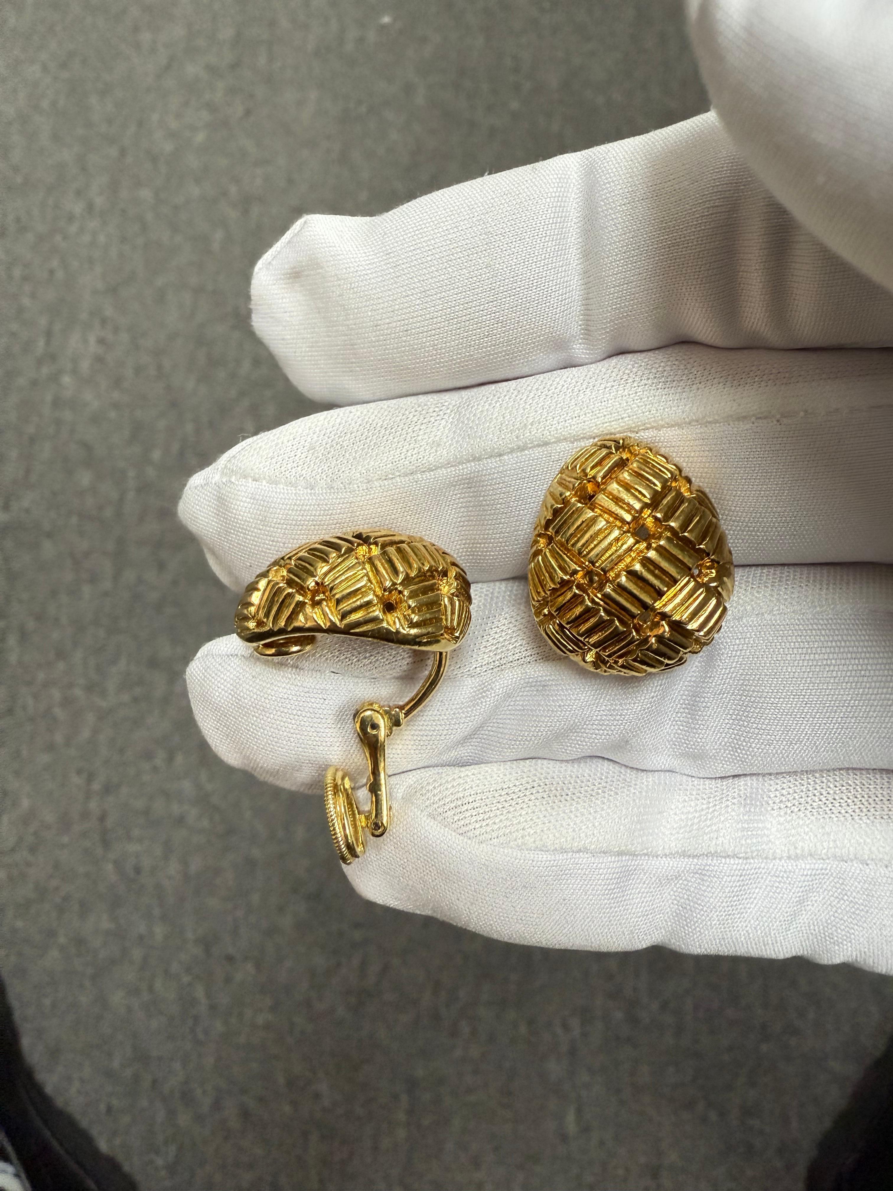 Kurt Wayne Basket Weave 18k Yellow Gold Clip On Earrings For Sale 7