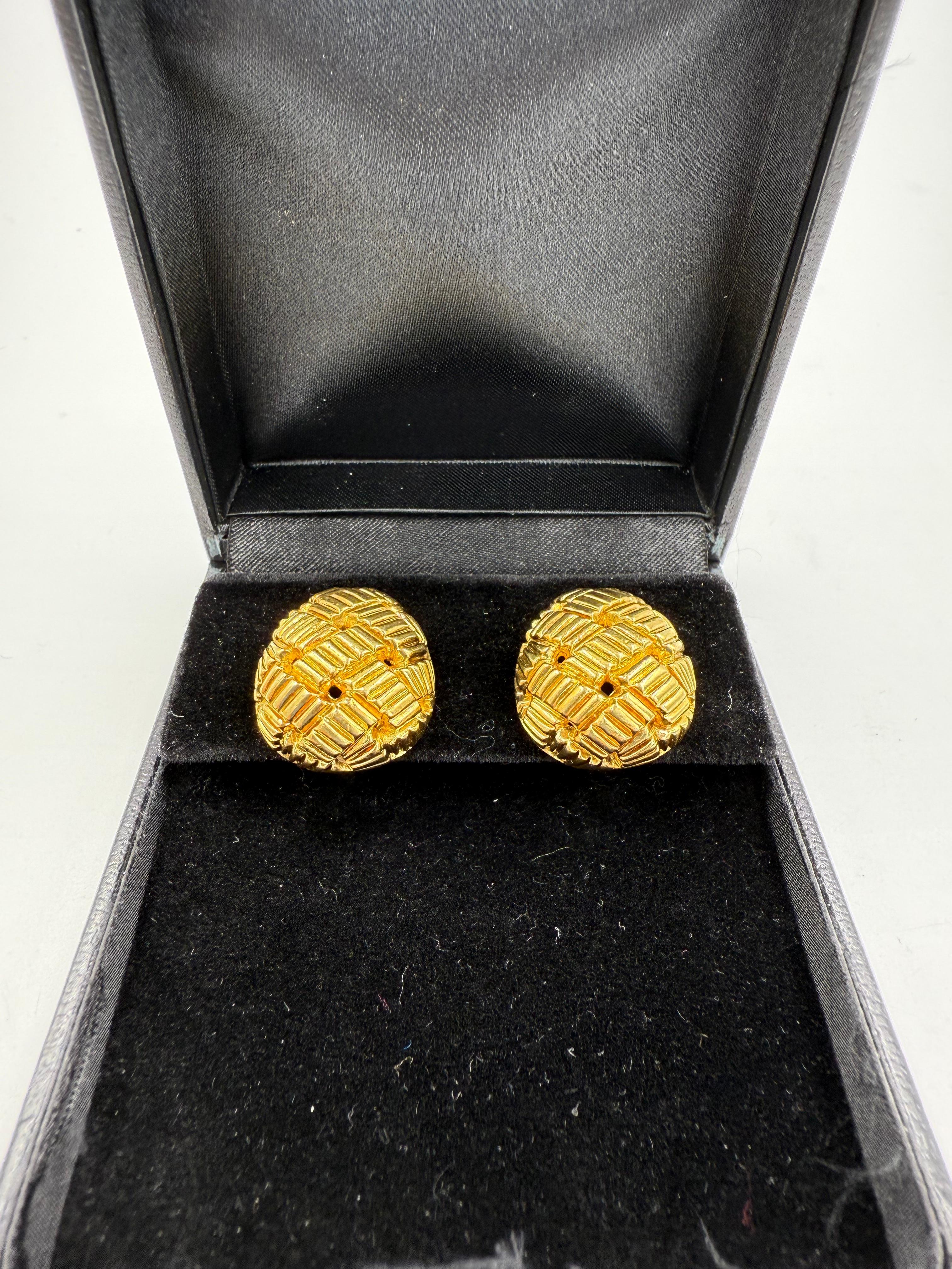 Kurt Wayne Basket Weave 18k Yellow Gold Clip On Earrings For Sale 2