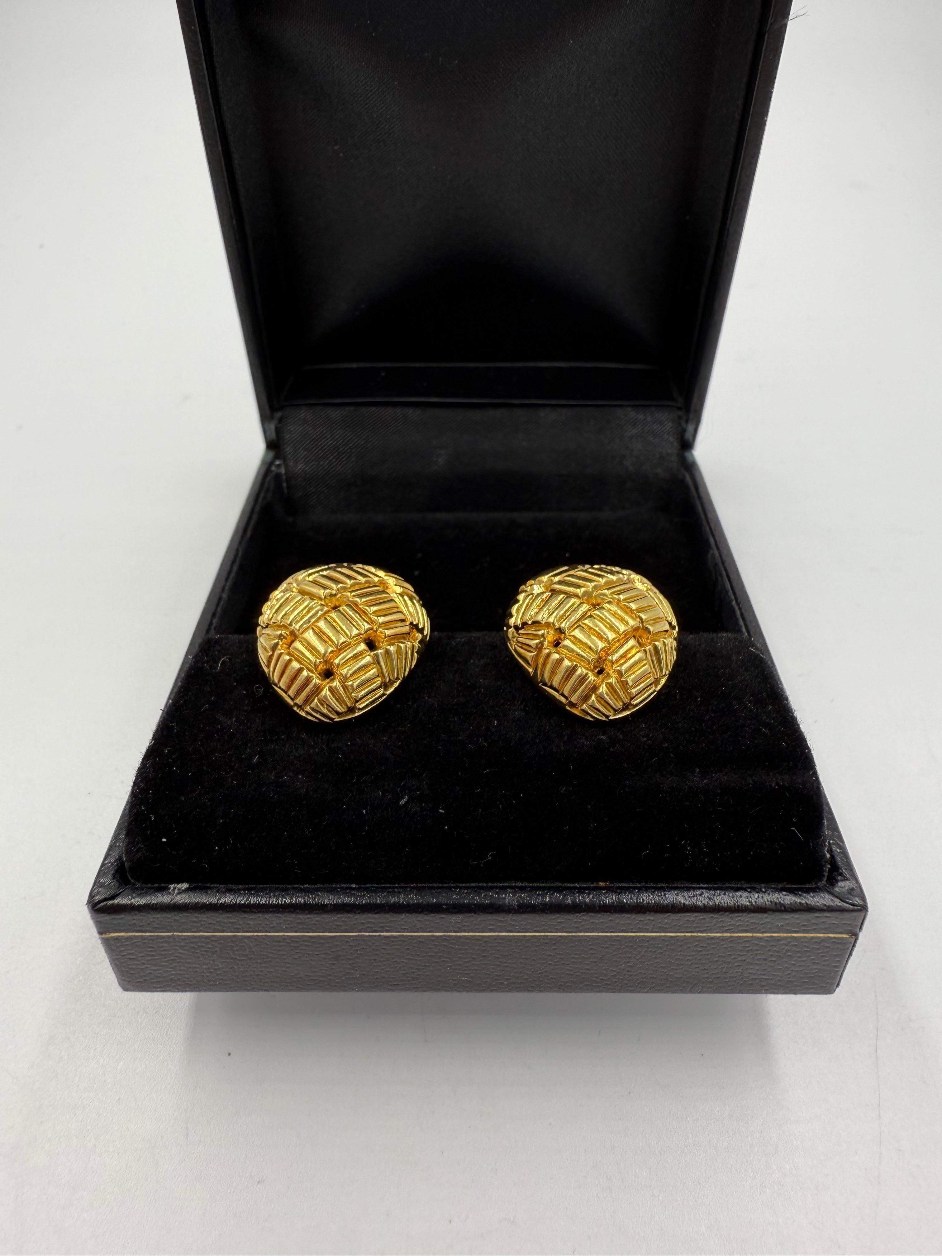 Kurt Wayne Basket Weave 18k Yellow Gold Clip On Earrings For Sale 3