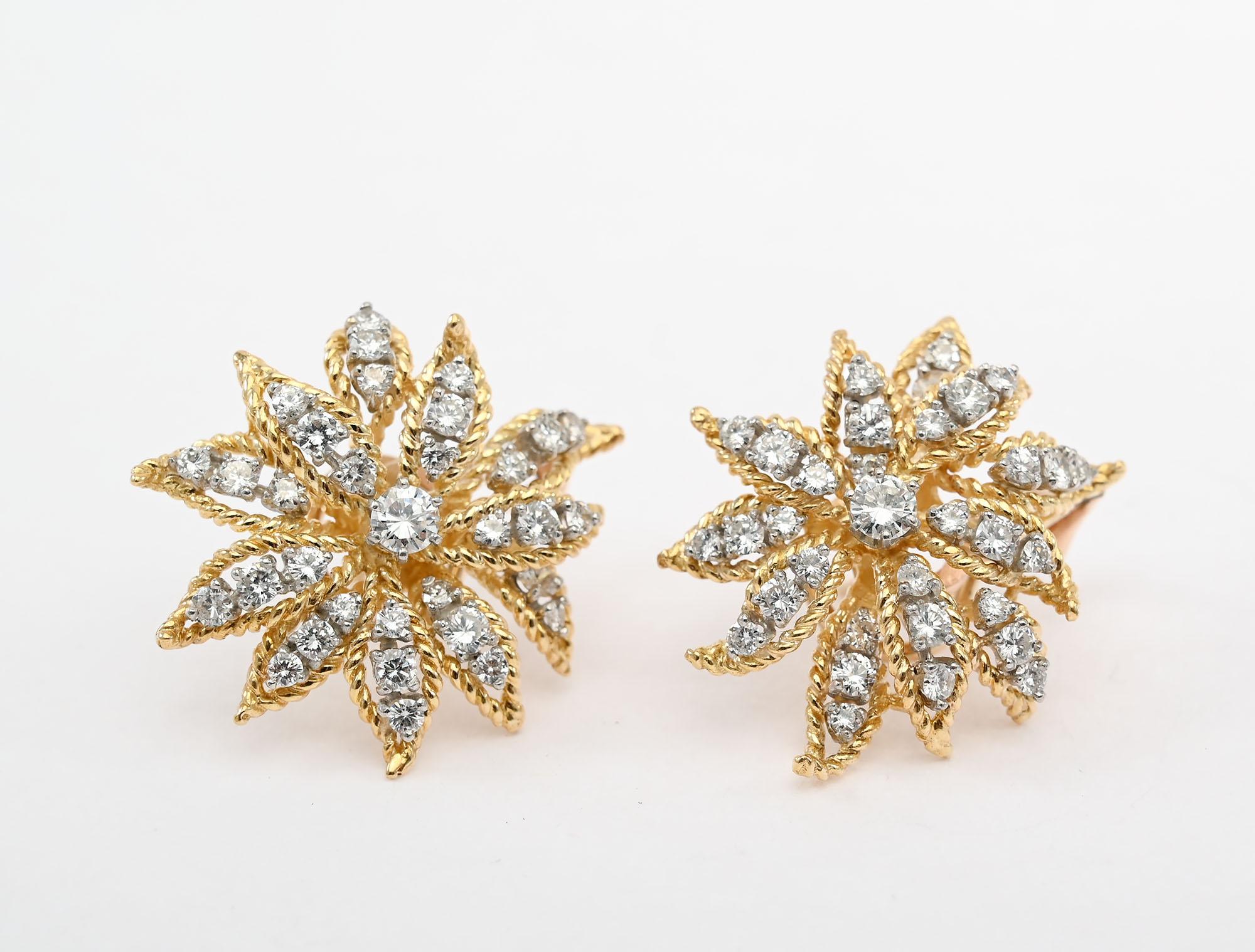 Moderno Kurt Wayne Floral Diamond Earrings in vendita