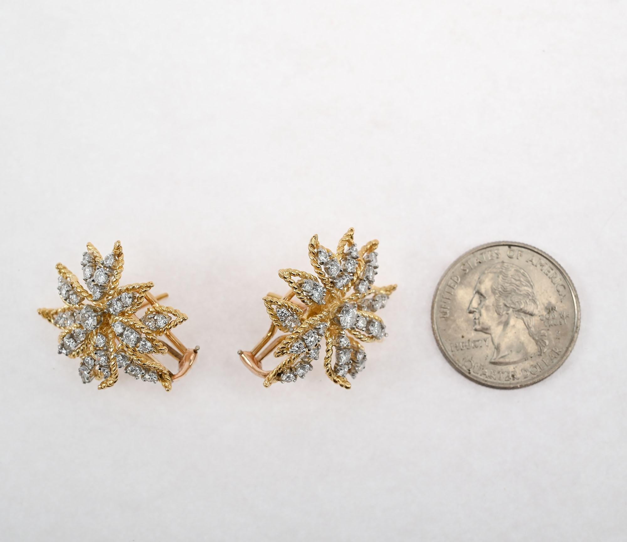 Taglio brillante Kurt Wayne Floral Diamond Earrings in vendita