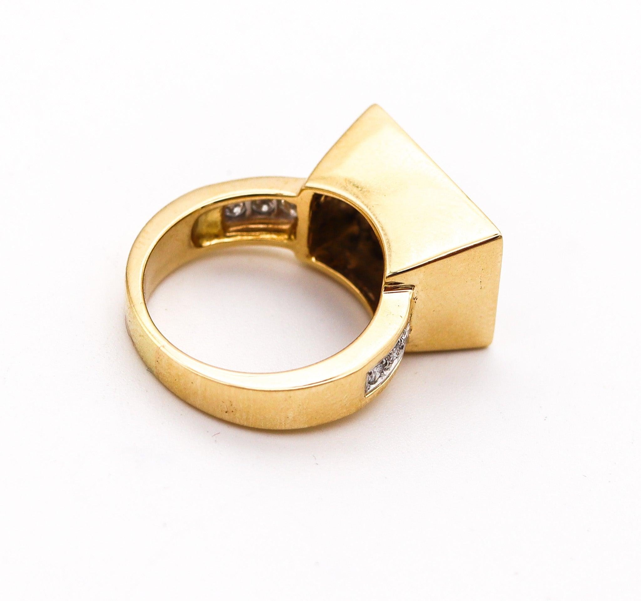 Women's KURT WAYNE Geometric Cocktail Ring In 18Kt Yellow Gold With 1.71 Ctw Diamonds For Sale