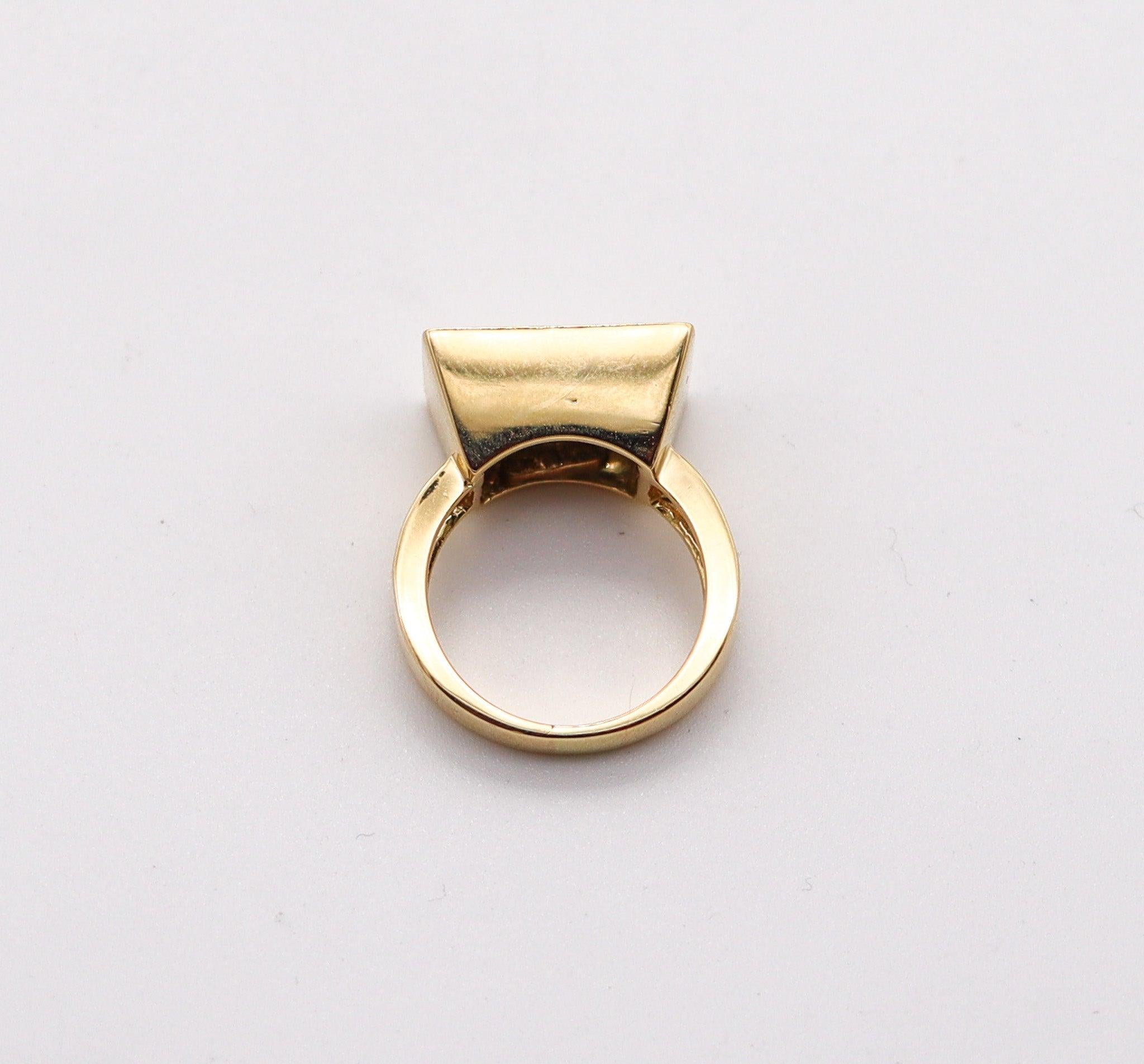 KURT WAYNE Geometric Cocktail Ring In 18Kt Yellow Gold With 1.71 Ctw Diamonds For Sale 3