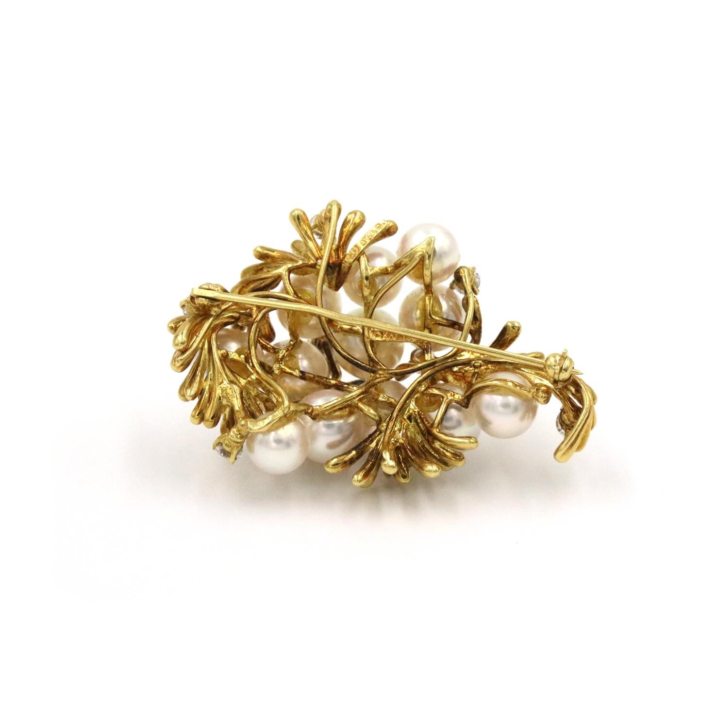 Kurt Wayne Pin/Brooch in 18K Yellow Gold with 9 Diamonds 1.20 CTW And Pearls For Sale 2