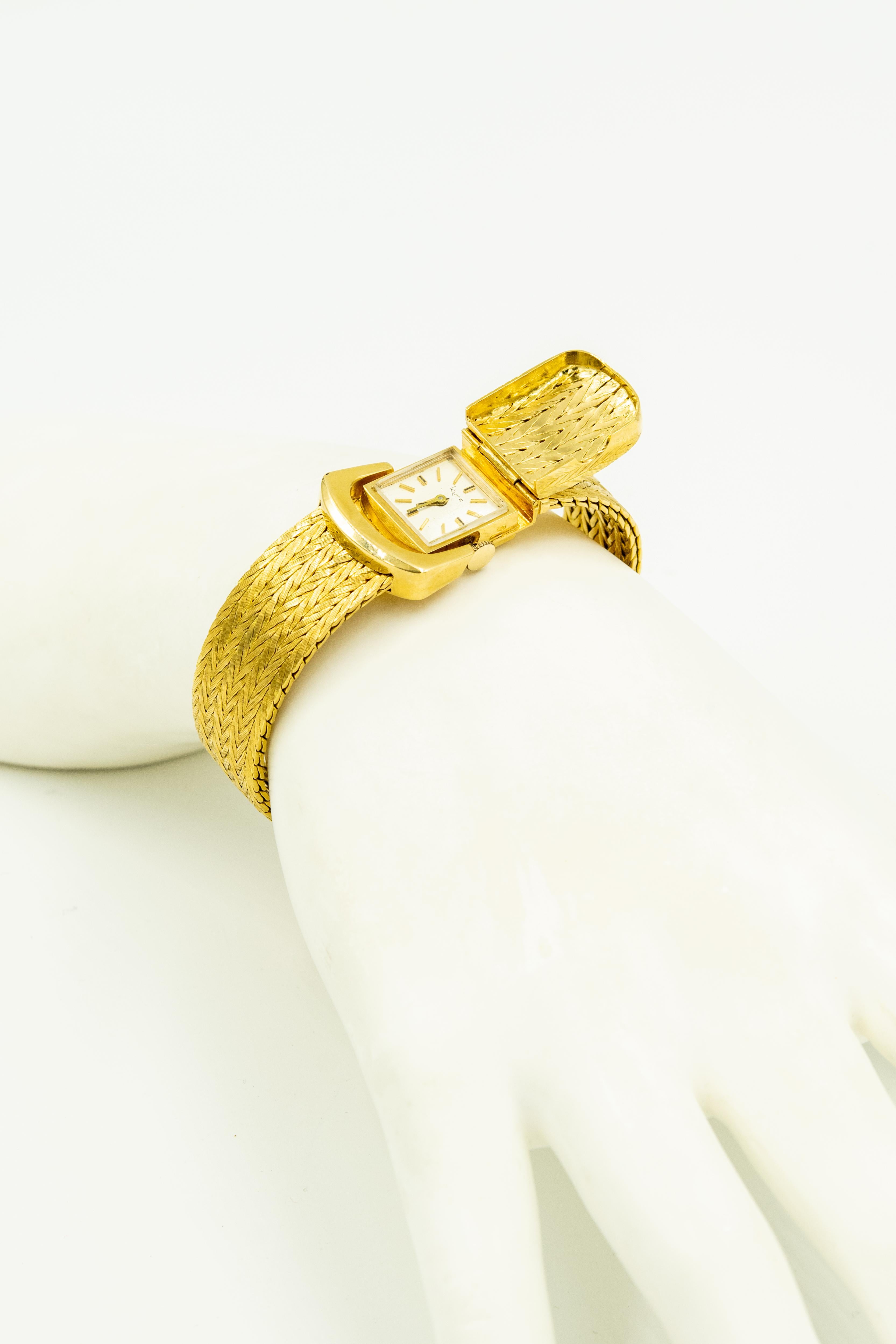 Kurz Mid-20th Century Covered Yellow Gold Buckle Ladies Wristwatch Bracelet For Sale 3