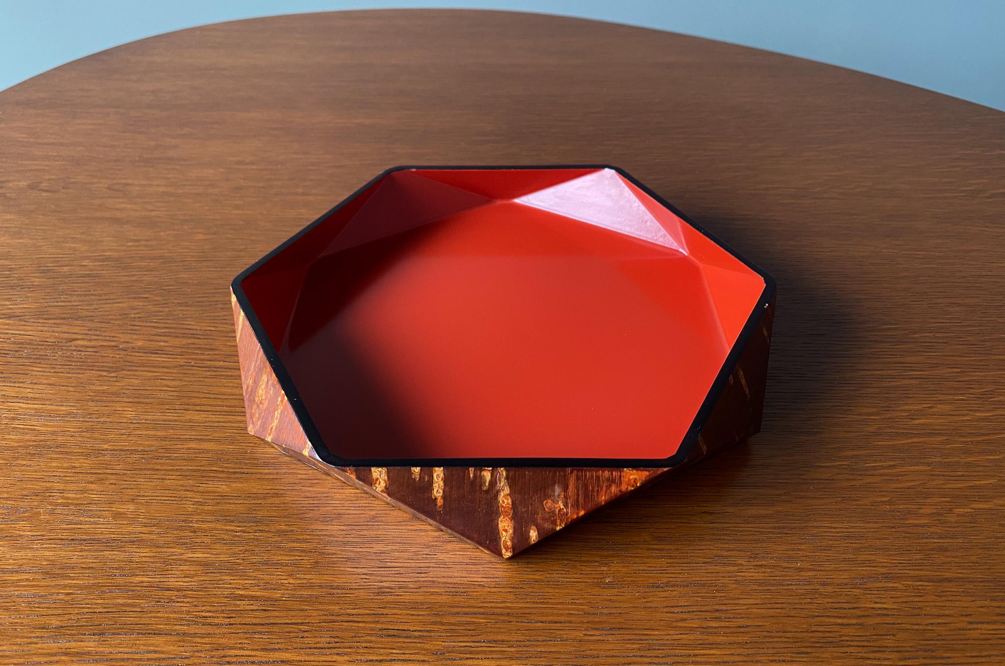 Kusachu Hexagonal Cherry Bark Bowl / Tray, Japan, 20th Century.  This piece is in very good lightly used original condition.  