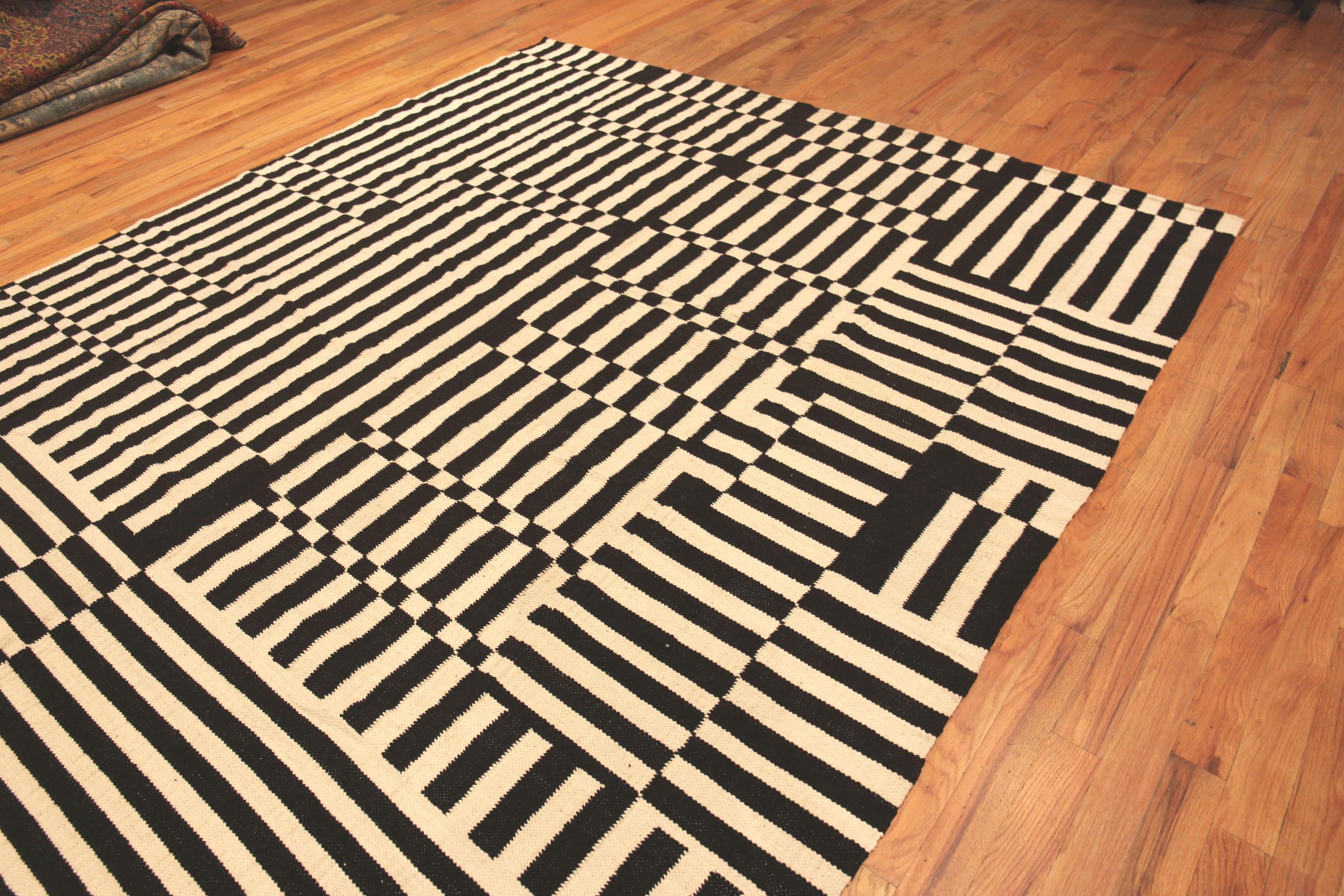 Espléndida Alfombra Kilim Rectangular Diseño Kusaska Tika De Genaro Rivas, País de origen: Perú, Fecha de fabricación: Moderna. Tamaño: 2,74 m x 3,56 m (9 pies x 11 pies y 8 pulgadas)

