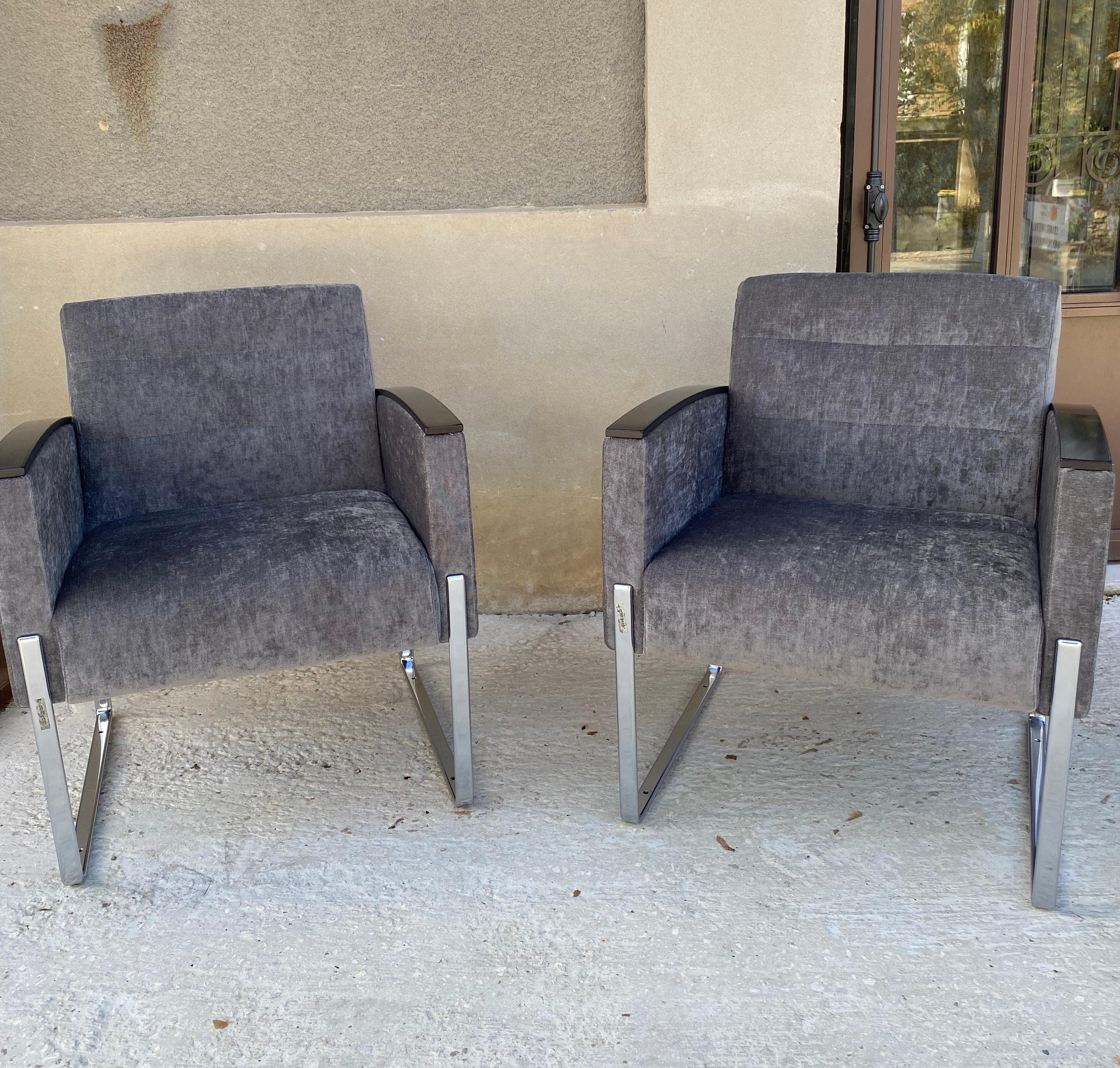 Kusch + CoAllemagne Paire de fauteuils VegaOrigine : espace passagers 1ère classe du TGV (étiquette d'inventaire)
1981 Bois de Beeche / acier inoxydable / nouveau tissu velours antitacheRestauration par un tapissier professionnel
H80 x L65 x P48