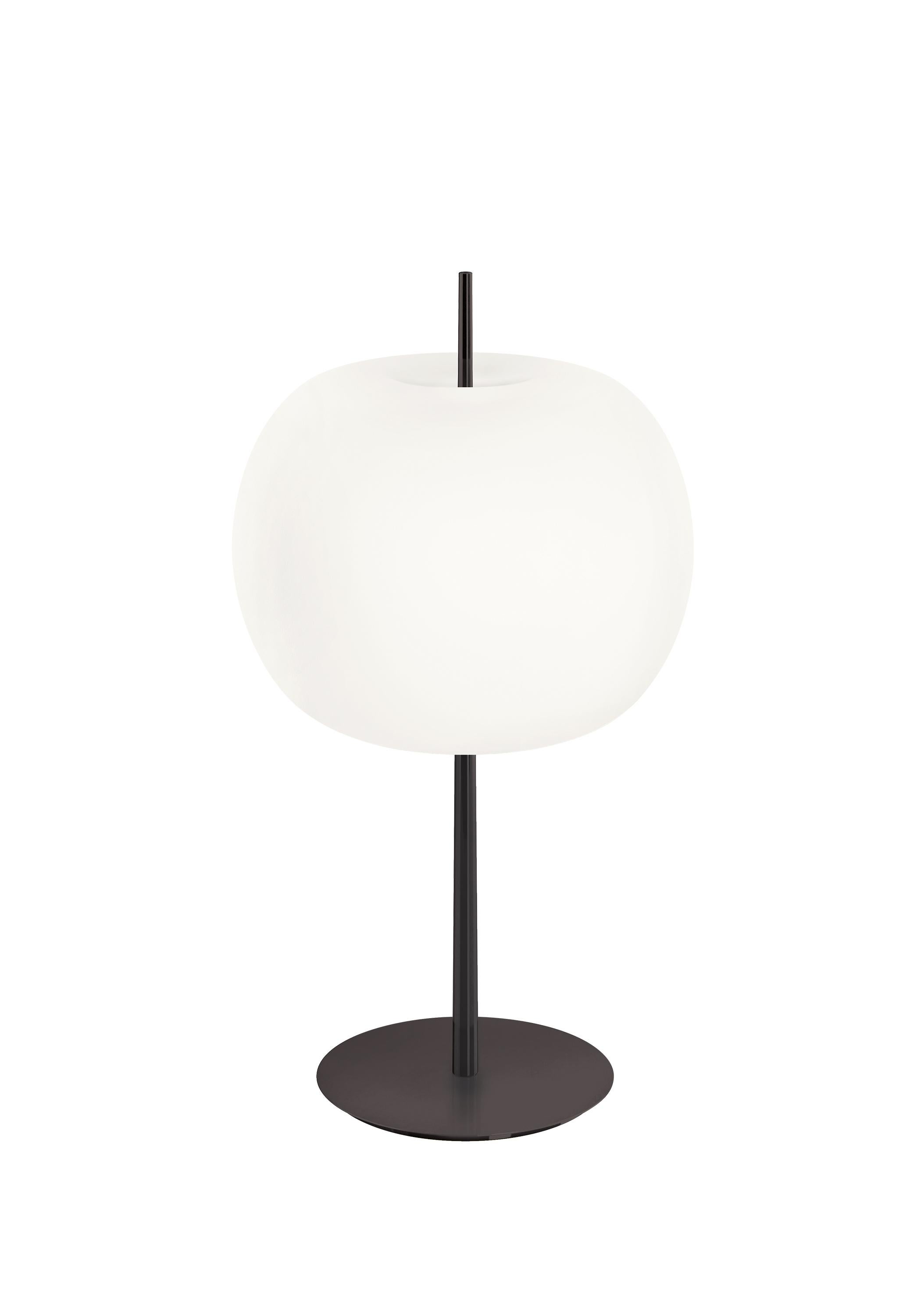 'Kushi XL' Opaline Glass and Brass Table Lamp for Kdln For Sale 1