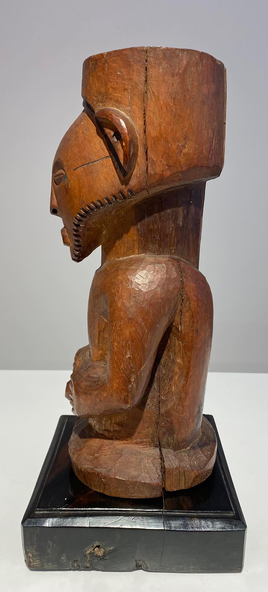 Fétiche d'ancêtre en bois Kusu ca 1900 RD Congo Afrique Art Tribal Centrafricain en vente 4