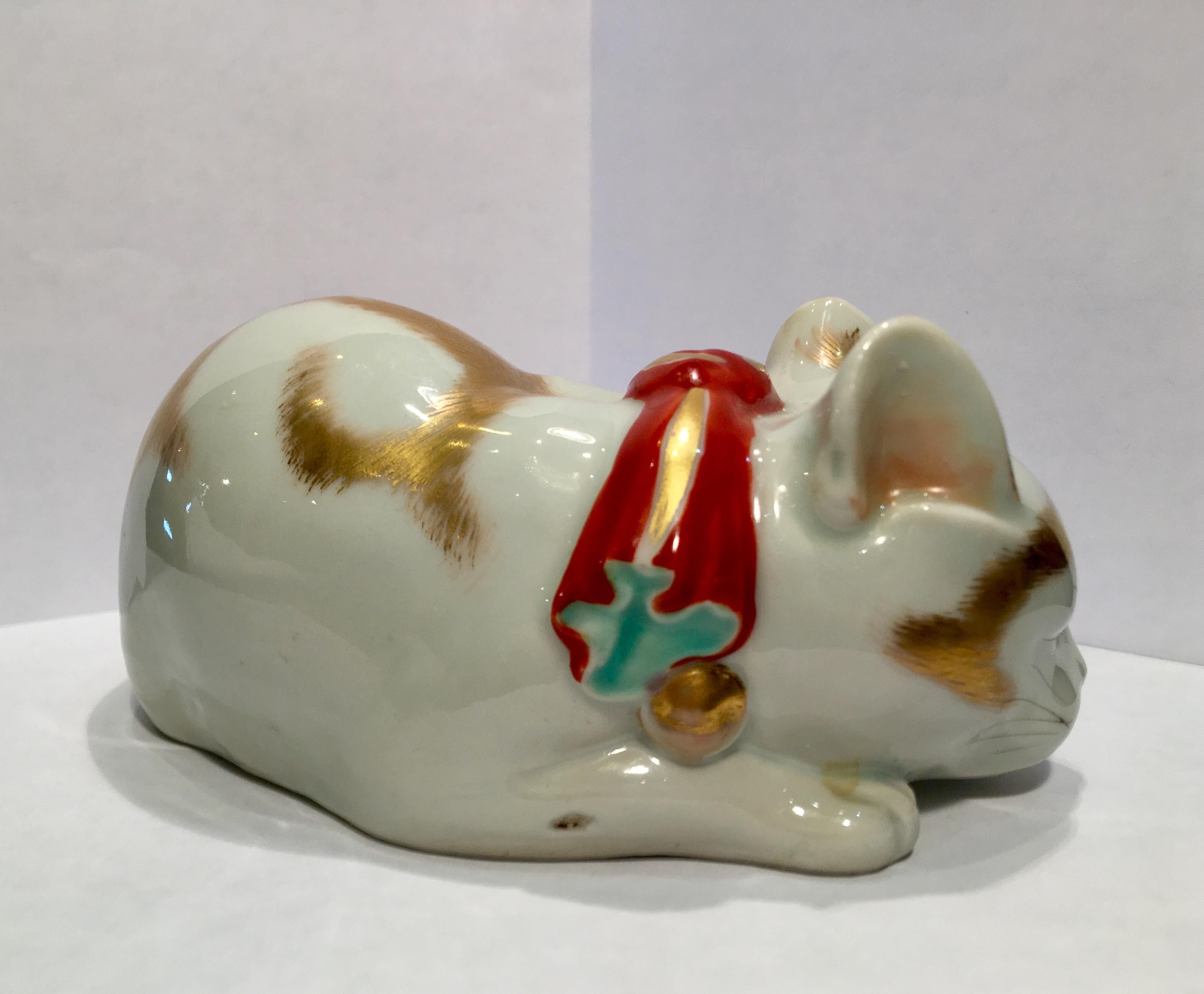 Hand-Crafted Kutani Japanese Porcelain Sleeping Kitten circa 1920s Handmade Hand Painted