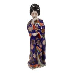 Kutani-Porzellanfigur einer Bijin:: um 1900:: Meiji-Zeit