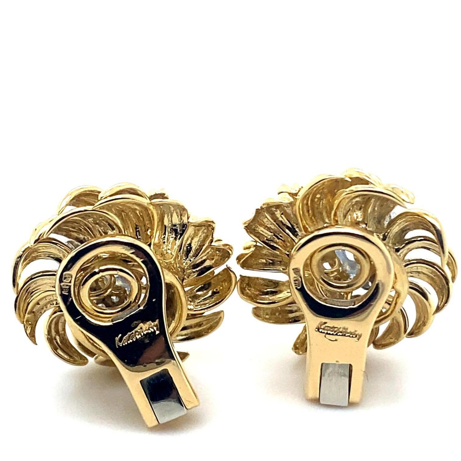 Kutchinsky Boucles d'oreilles Clips en or jaune 18 carats avec saphirs et diamants Pour femmes en vente