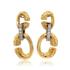 Orecchini pendenti in oro 18 carati e diamanti Kutchinsky, Londra, 1973