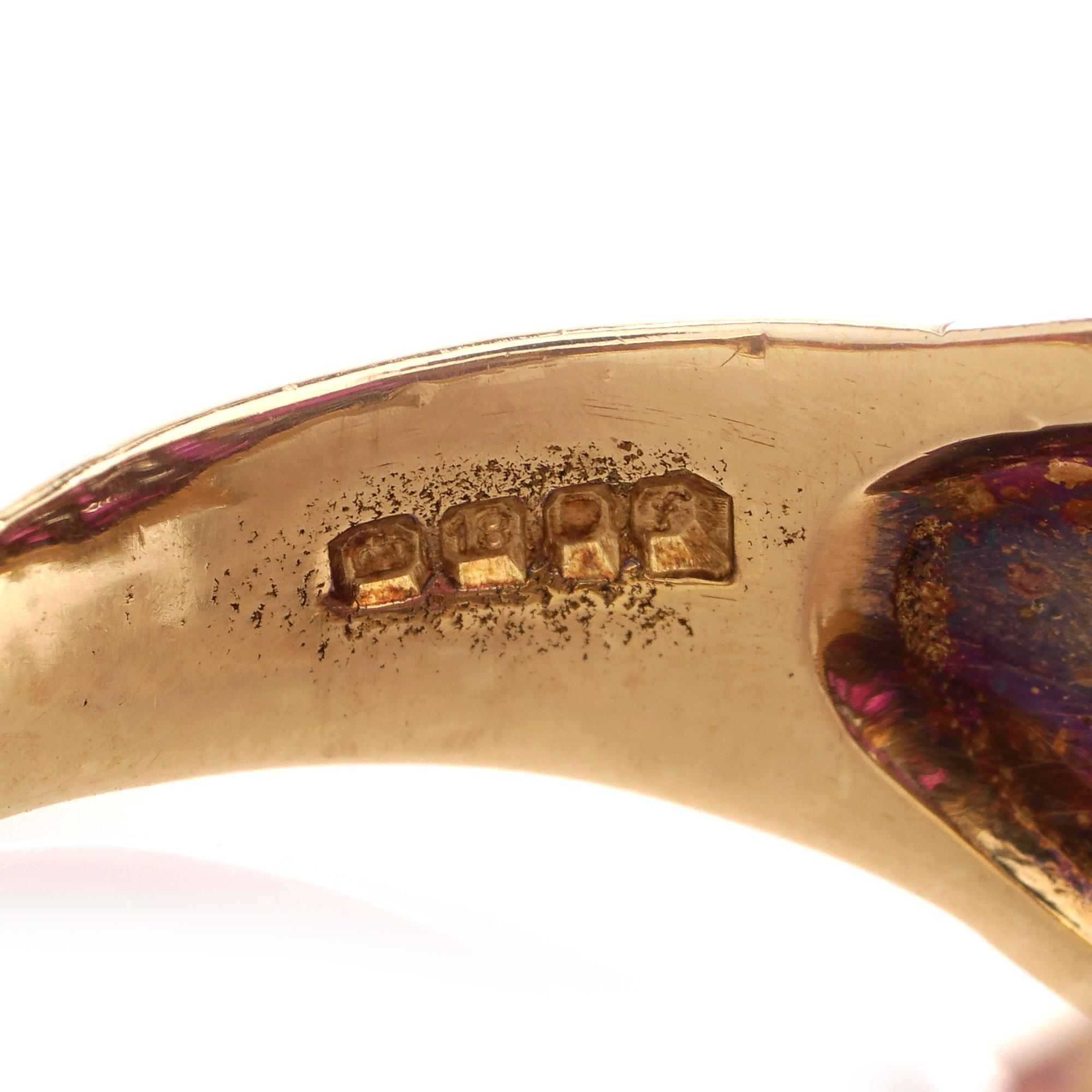 Kutchinsky 18kt. gold ladies dome ring with diamonds and rubies For Sale 5