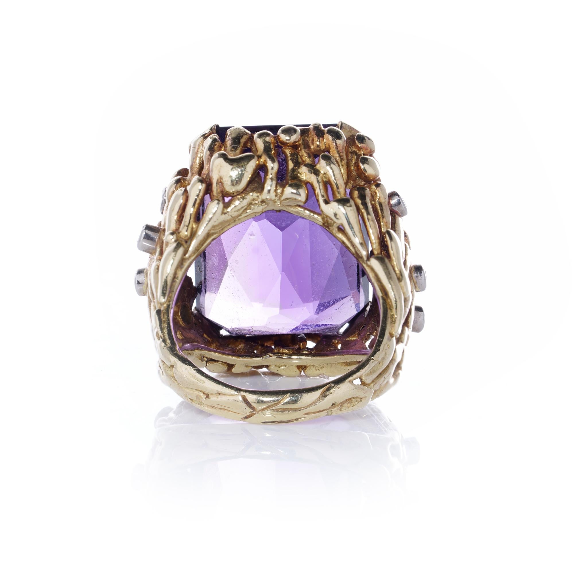 Women's or Men's Kutchinsky 18kt Gold Ladies Ring with Amethyst For Sale